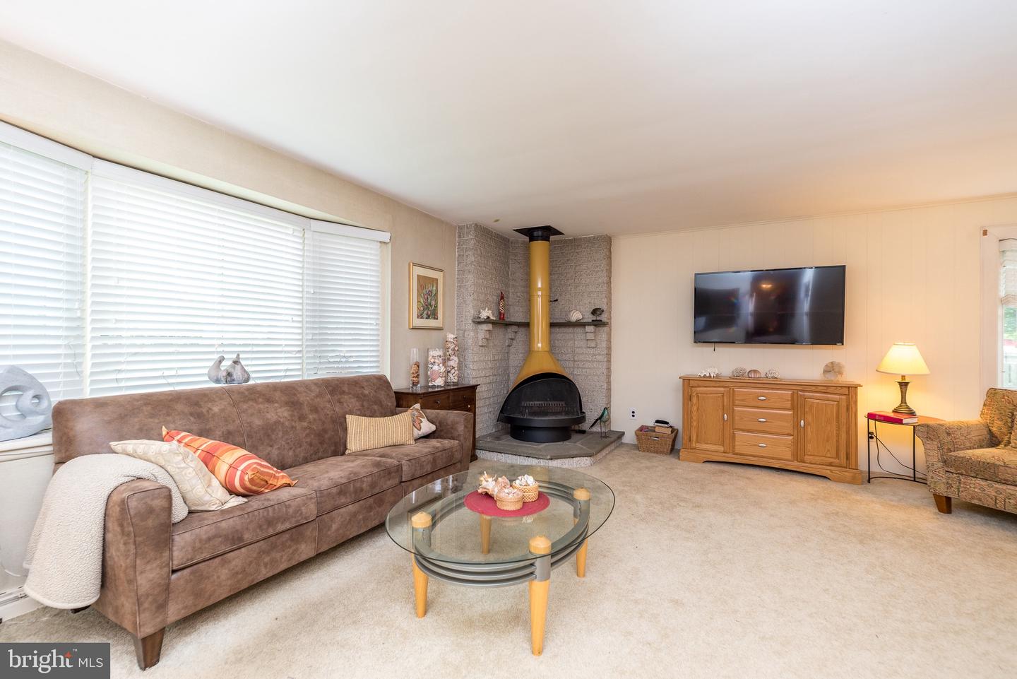 235 Roberts Ave
