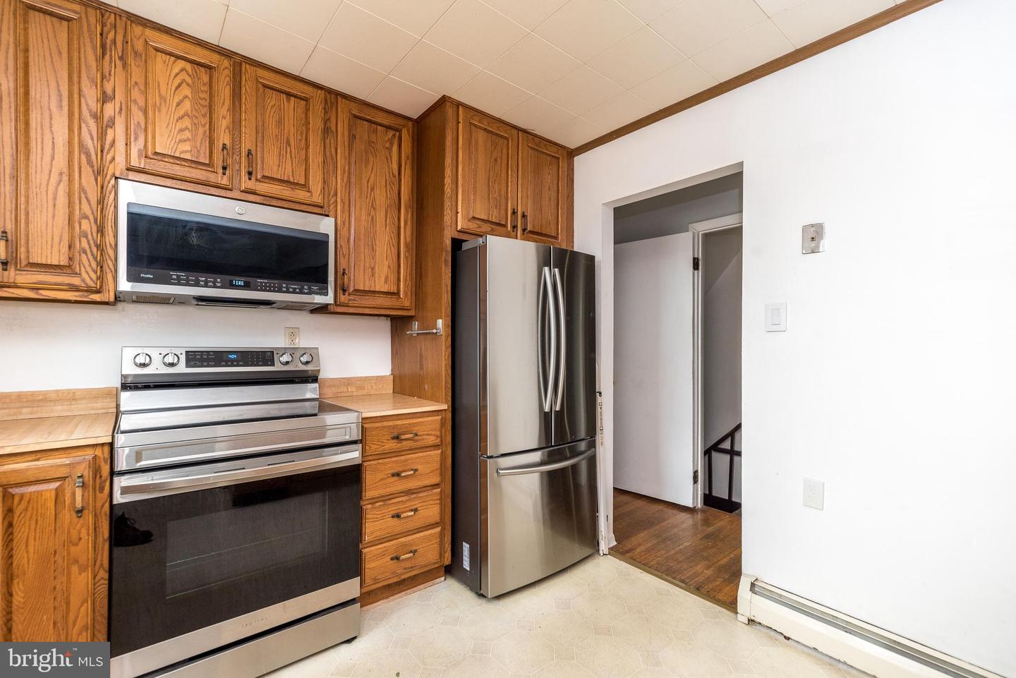 3202 Sharon Ln