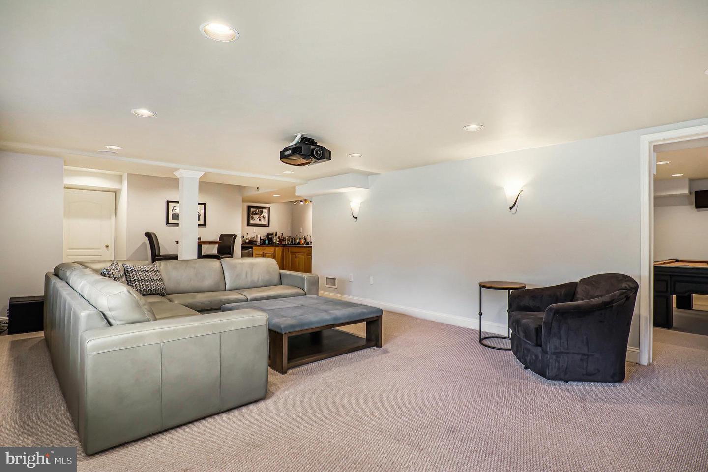 1181 Peterman Ln