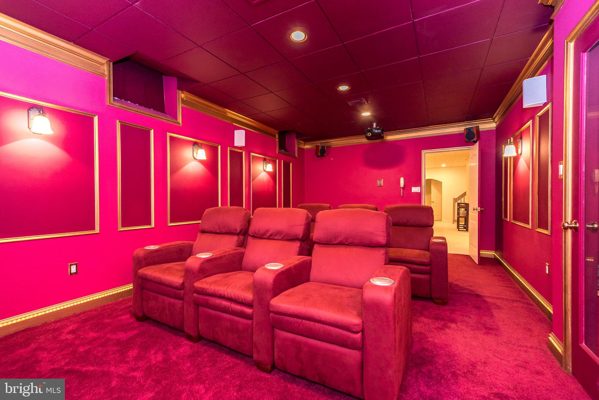 1805 Saxon Ln