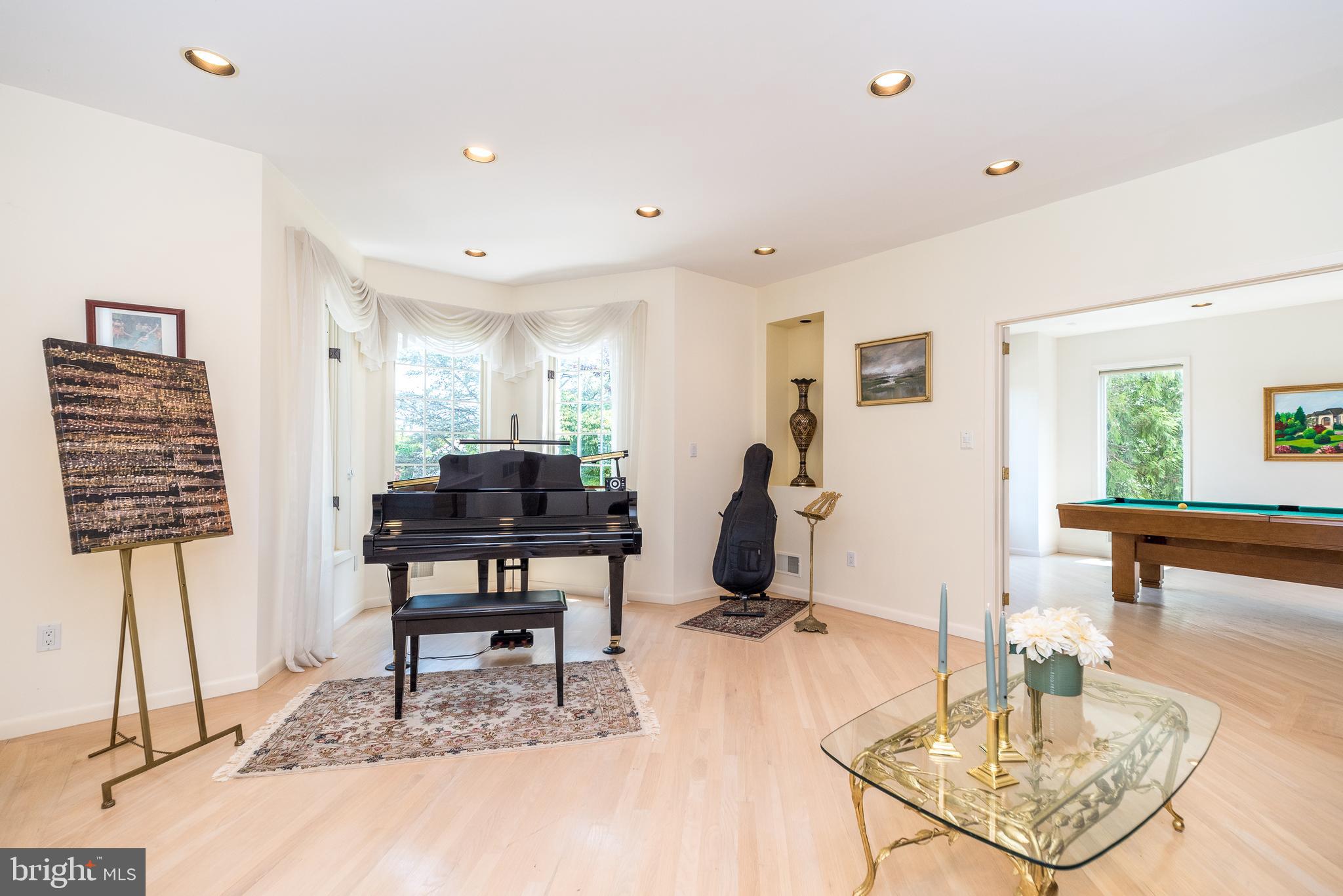1805 Saxon Ln