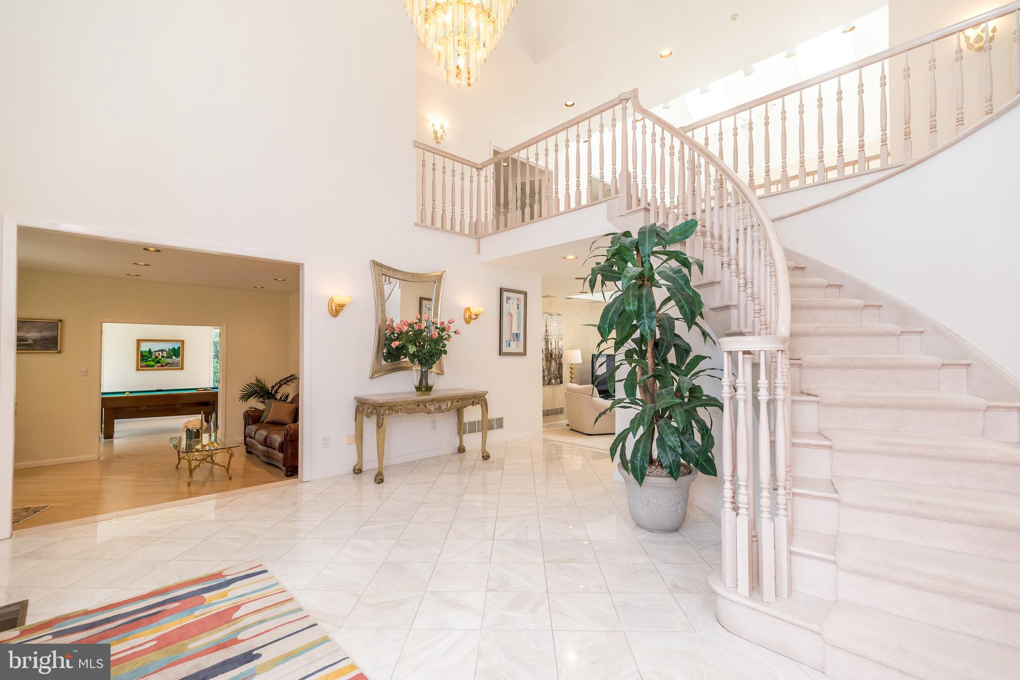 1805 Saxon Ln