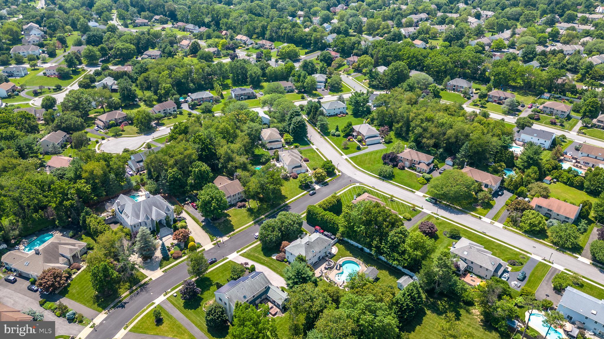 1805 Saxon Ln