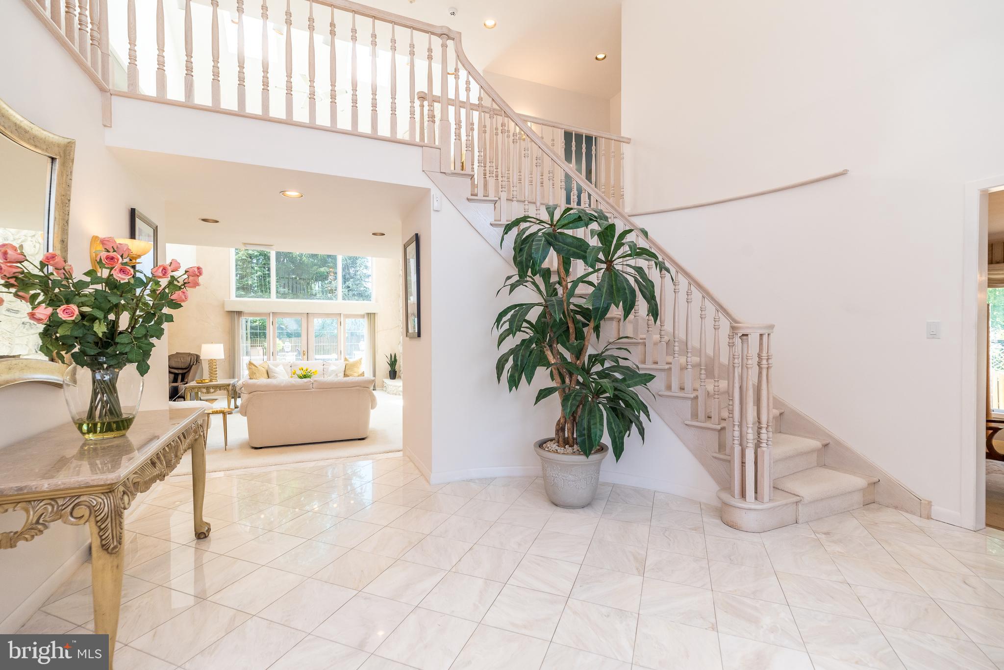 1805 Saxon Ln