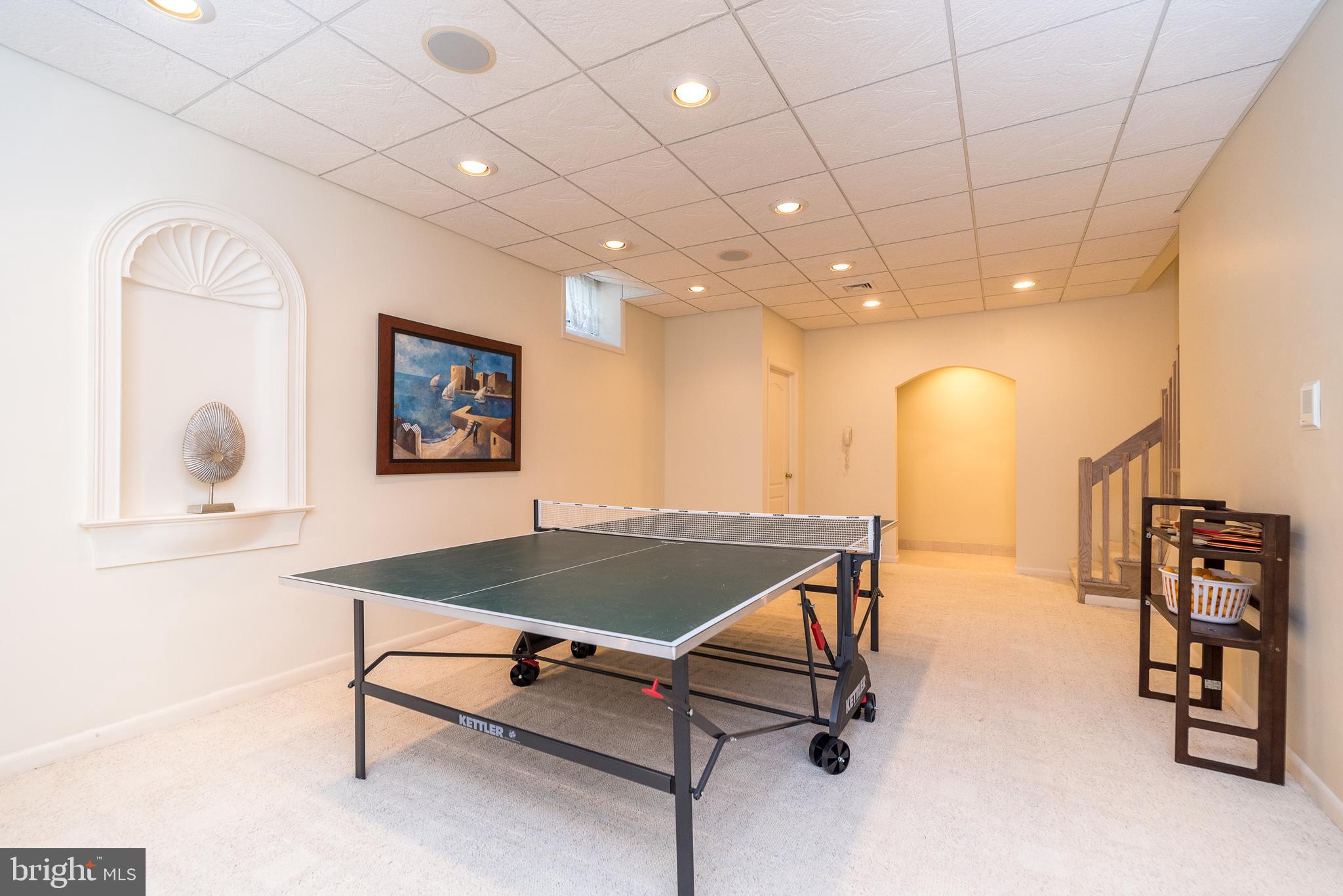 1805 Saxon Ln