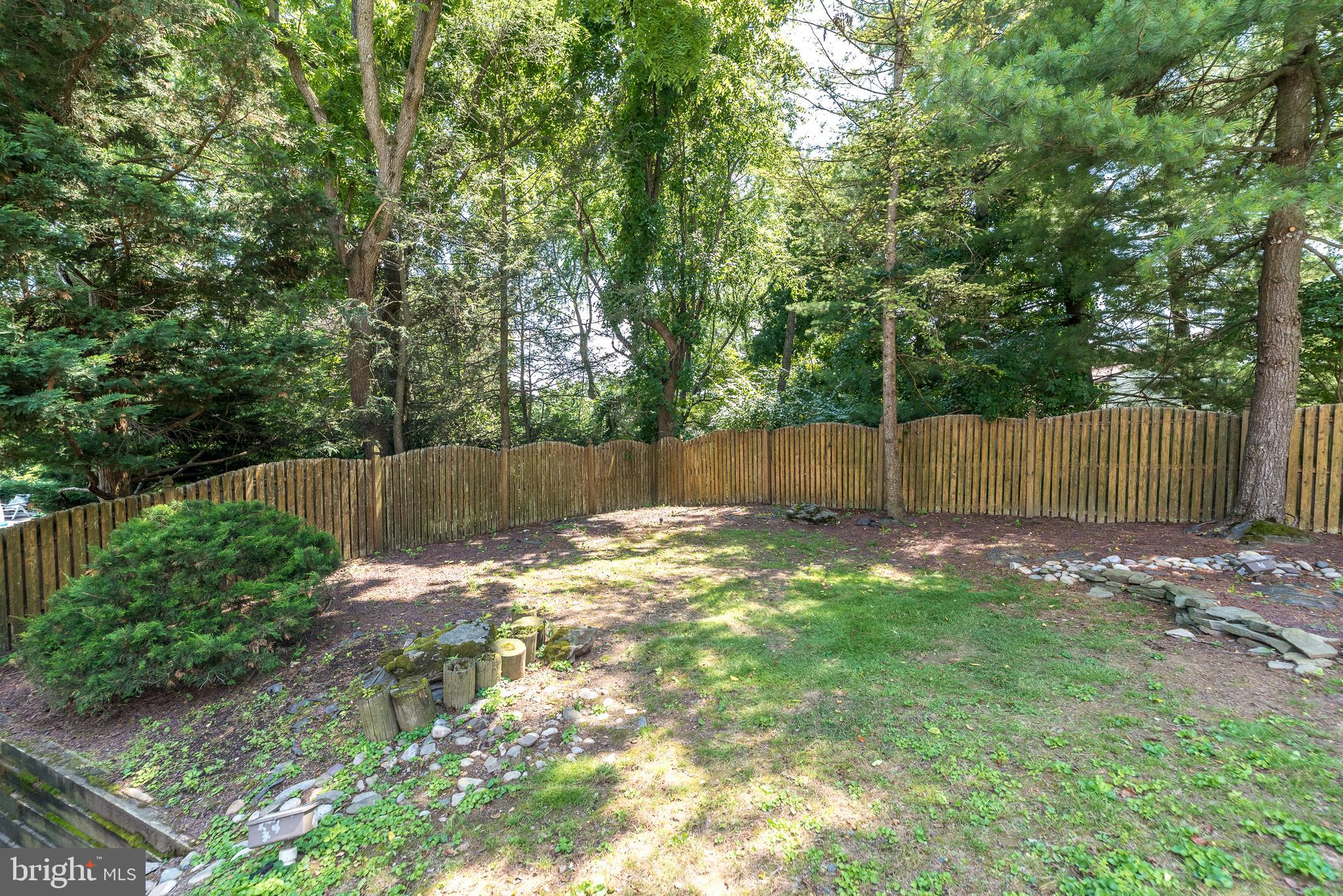 1805 Saxon Ln