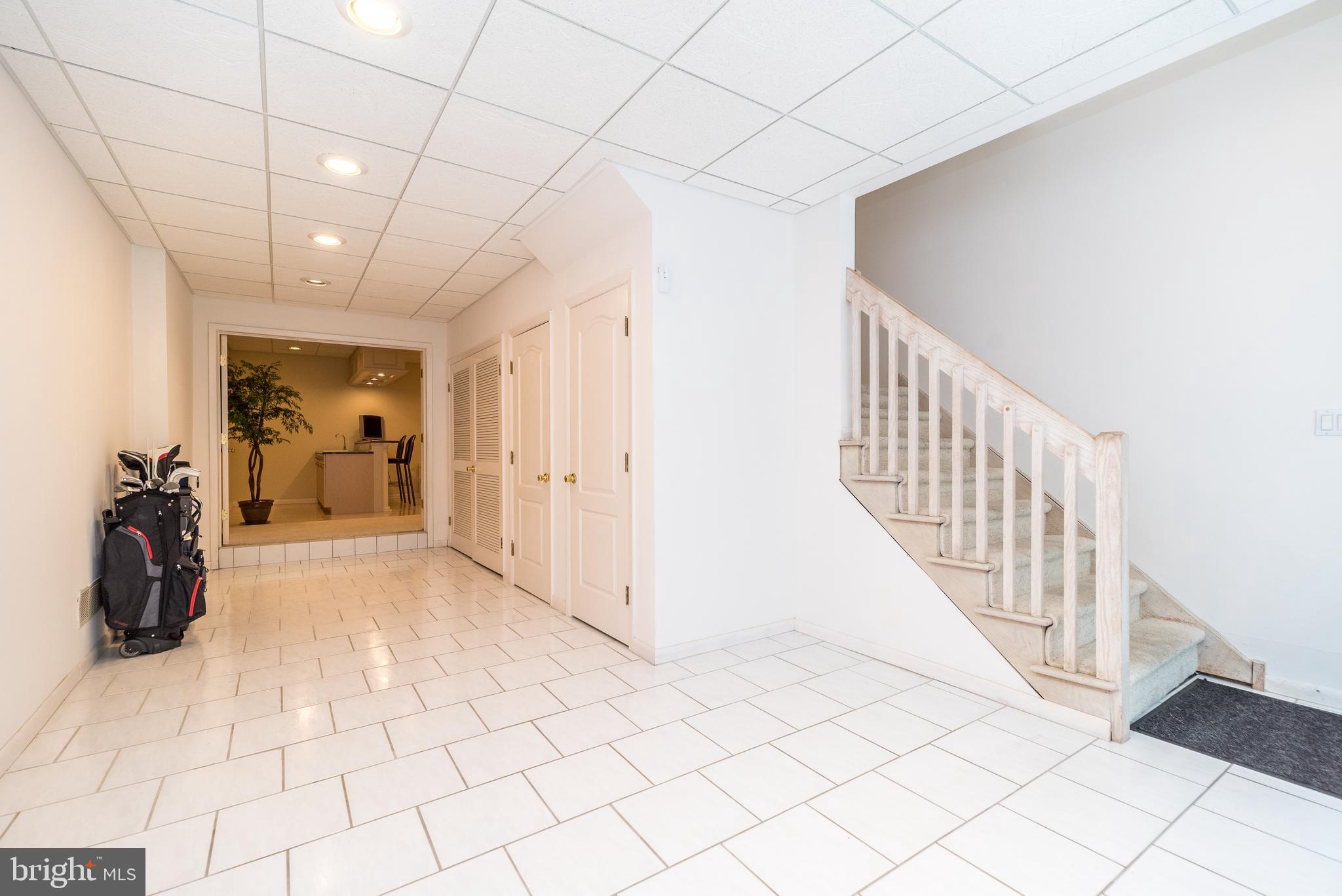 1805 Saxon Ln