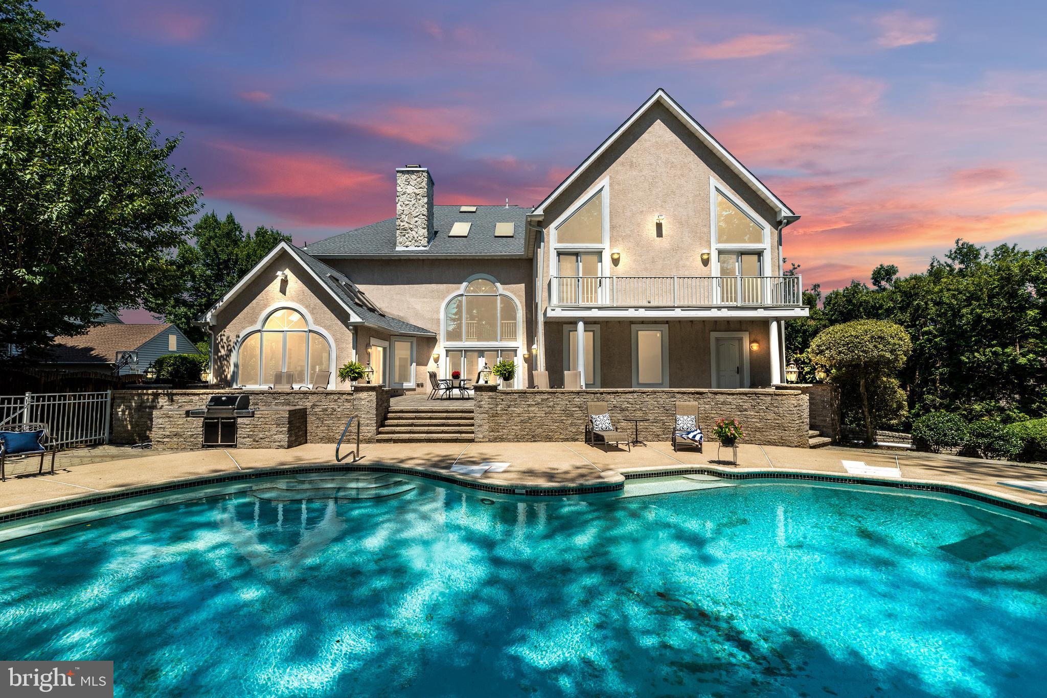1805 Saxon Ln