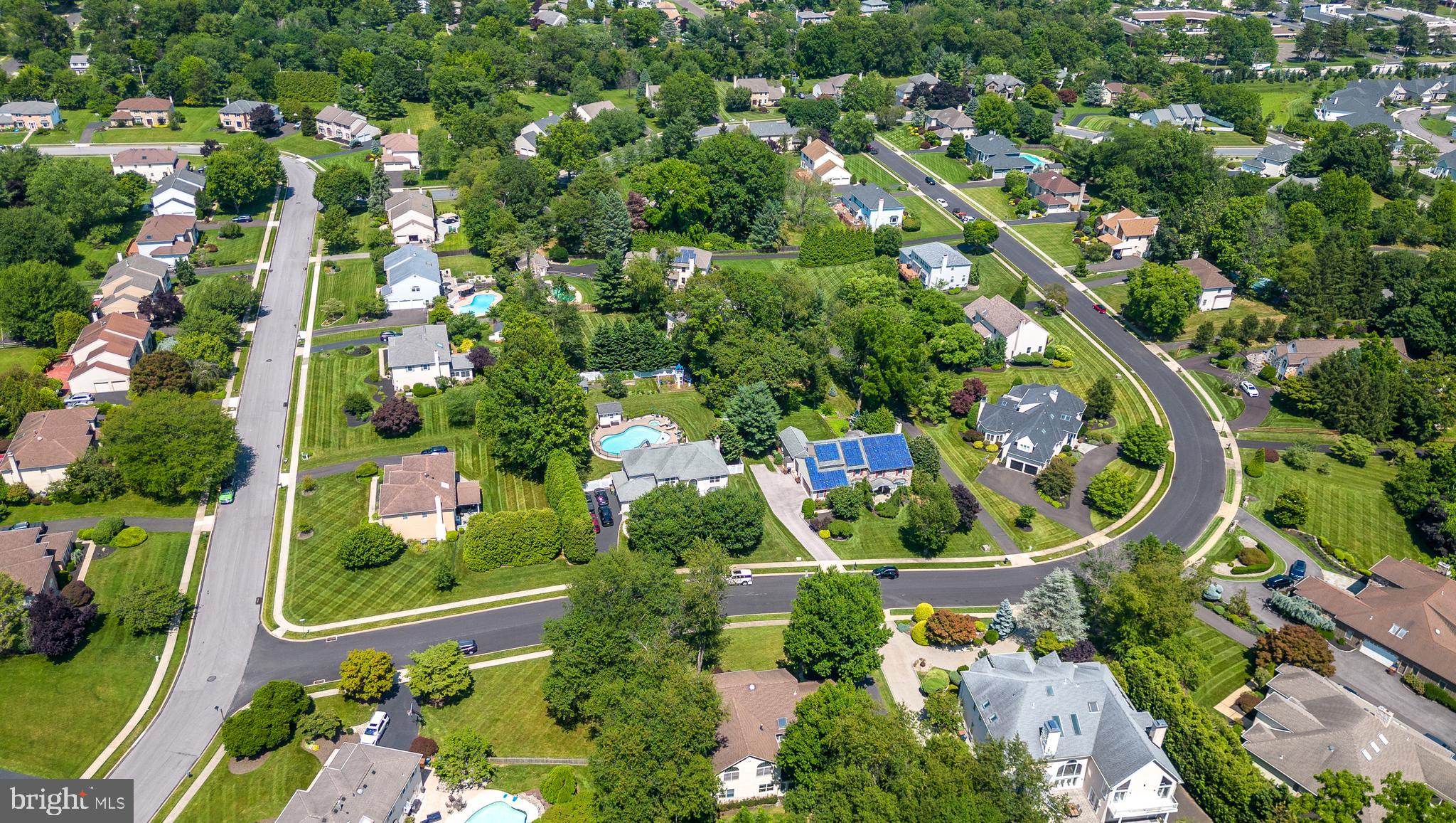 1805 Saxon Ln