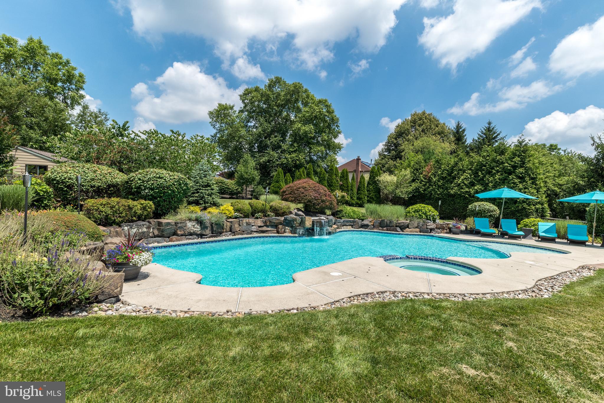 728 Signal Hill Rd