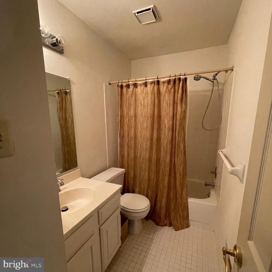 37 White Pine Ct