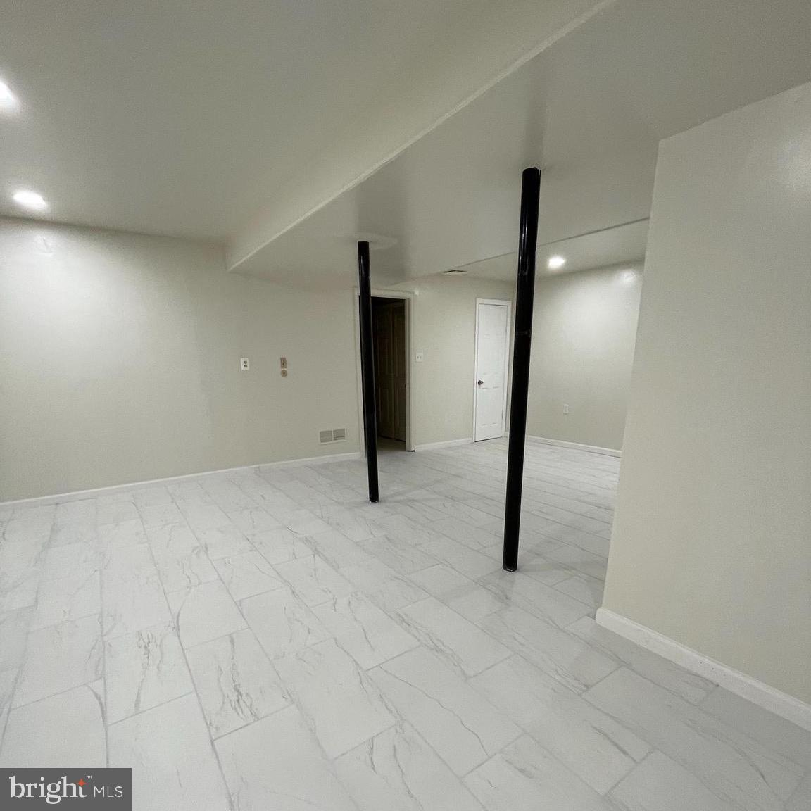 37 White Pine Ct