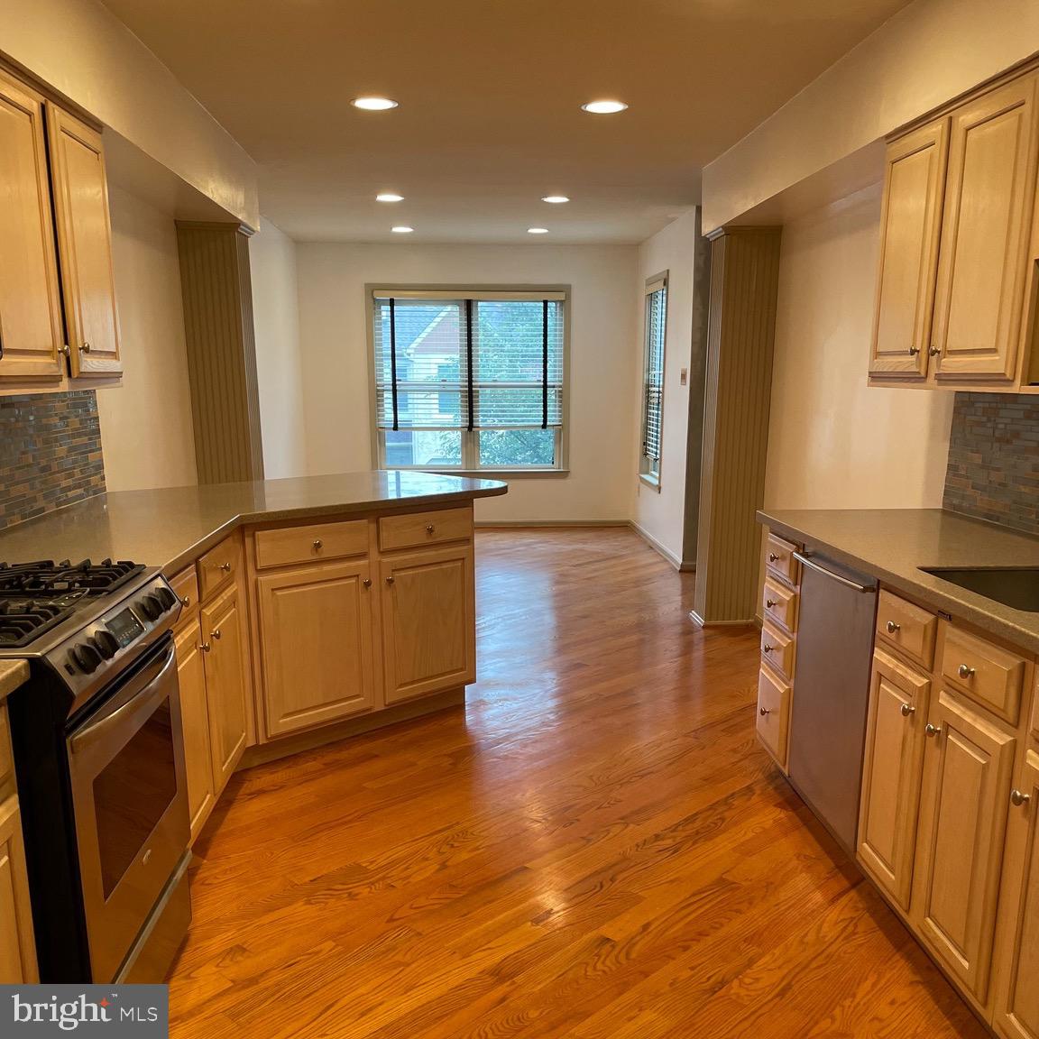 37 White Pine Ct