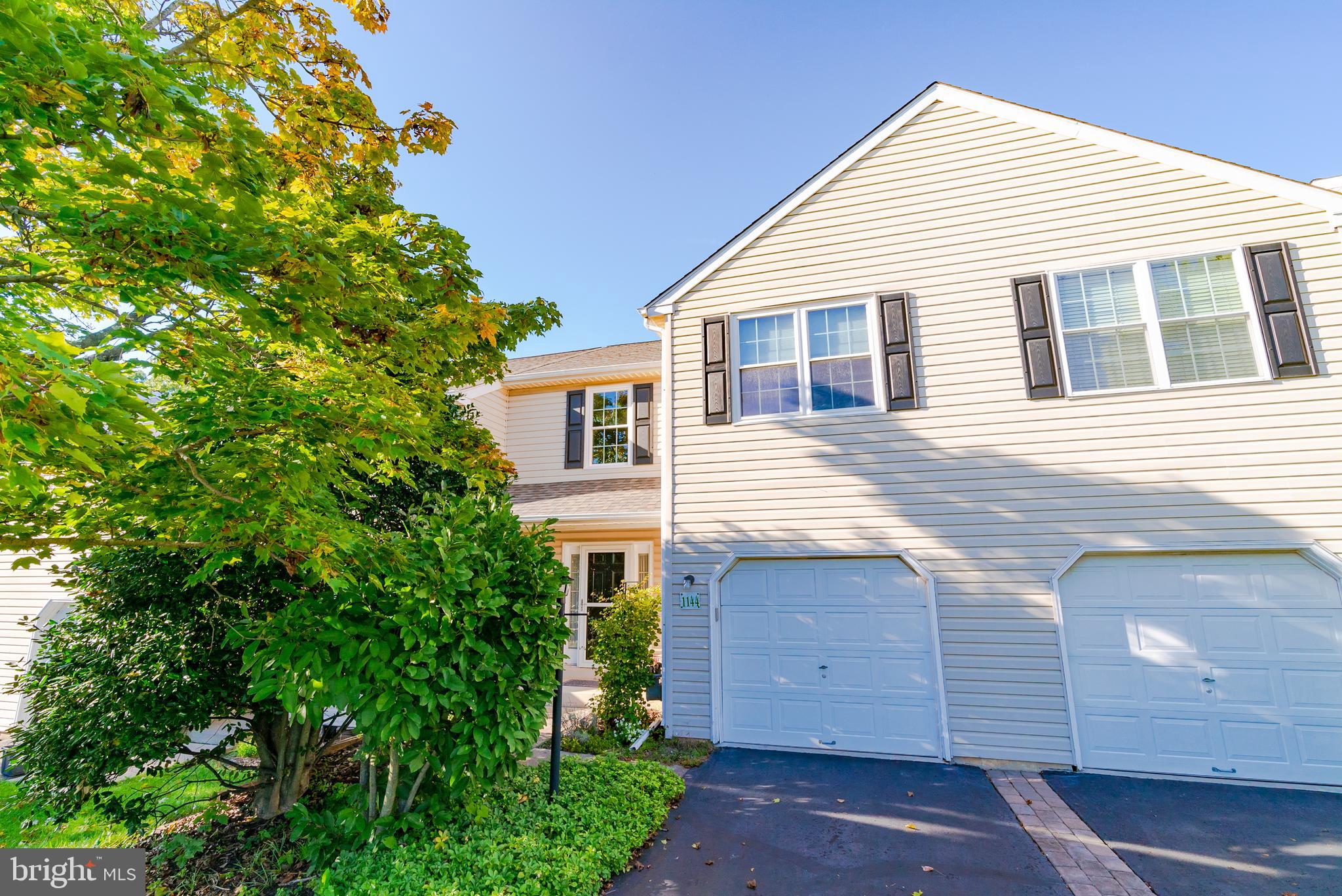 1144 Oxford Cir