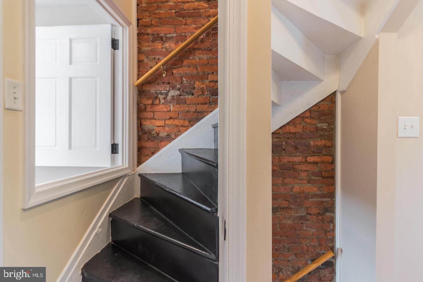 120 W 1st Ave