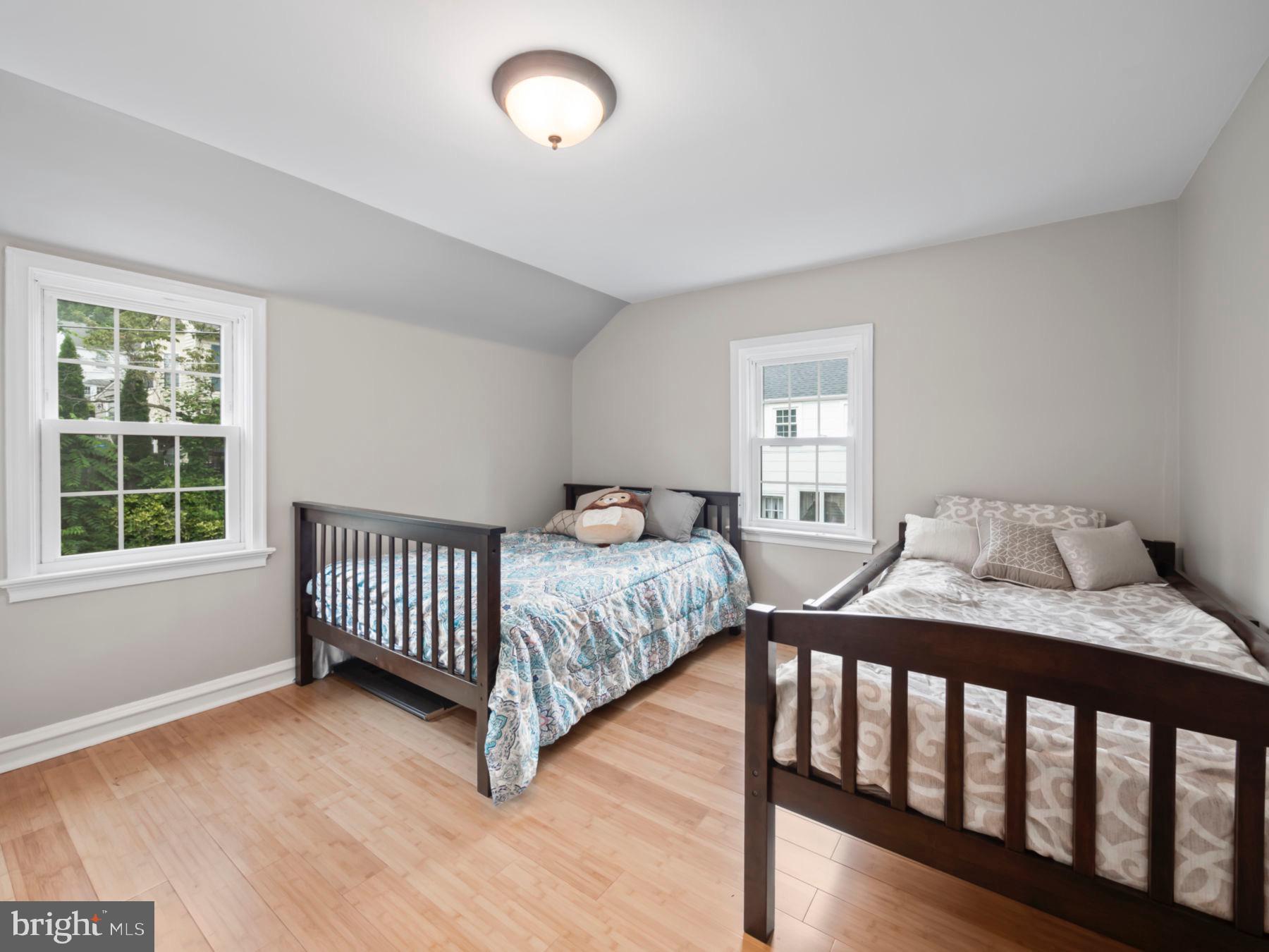 1212 Rosemont Ln