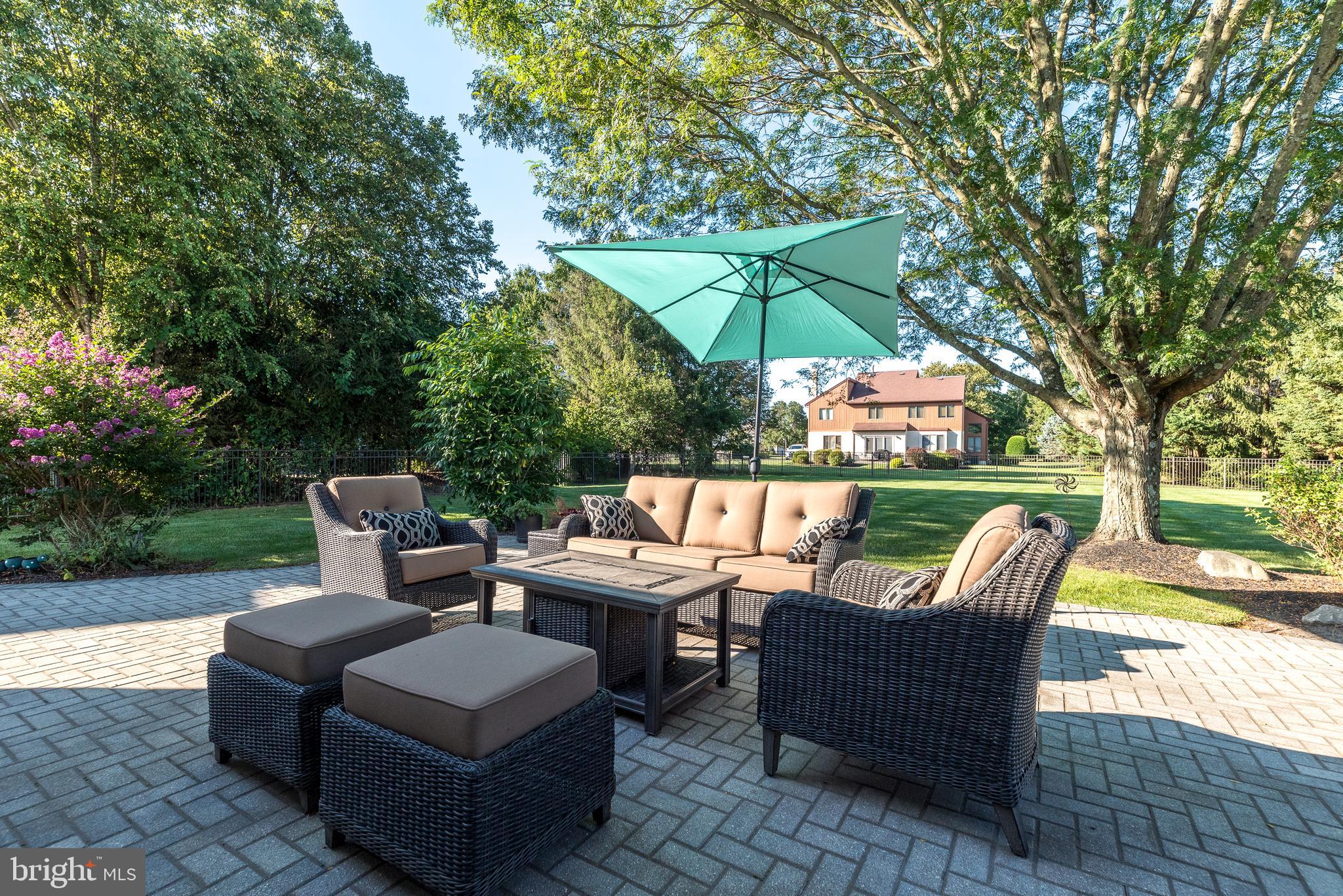 732 Castlewood Dr
