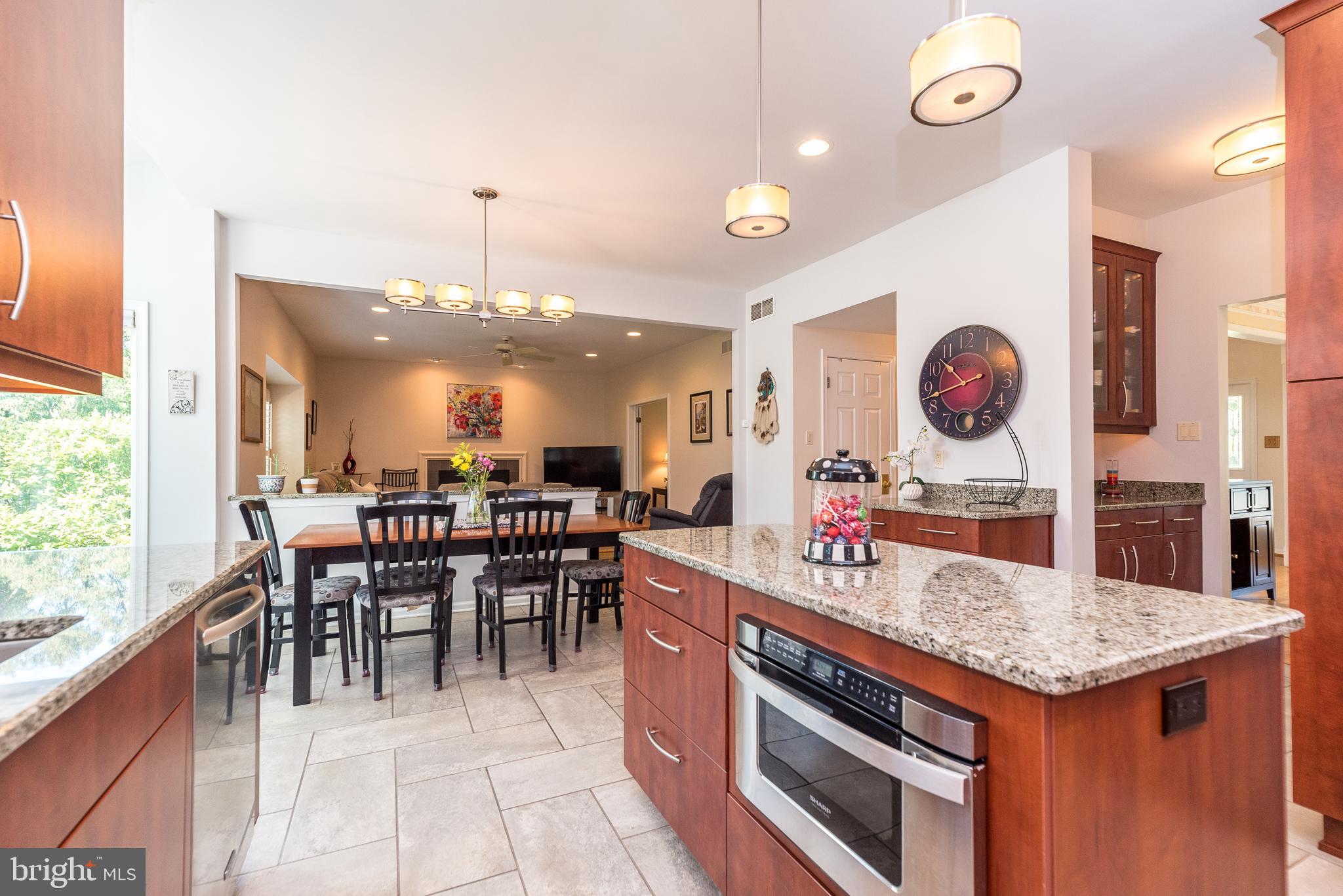 732 Castlewood Dr