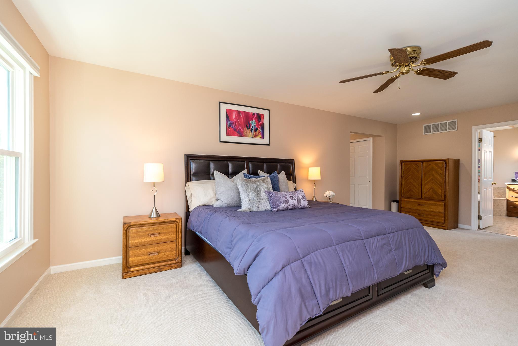 732 Castlewood Dr