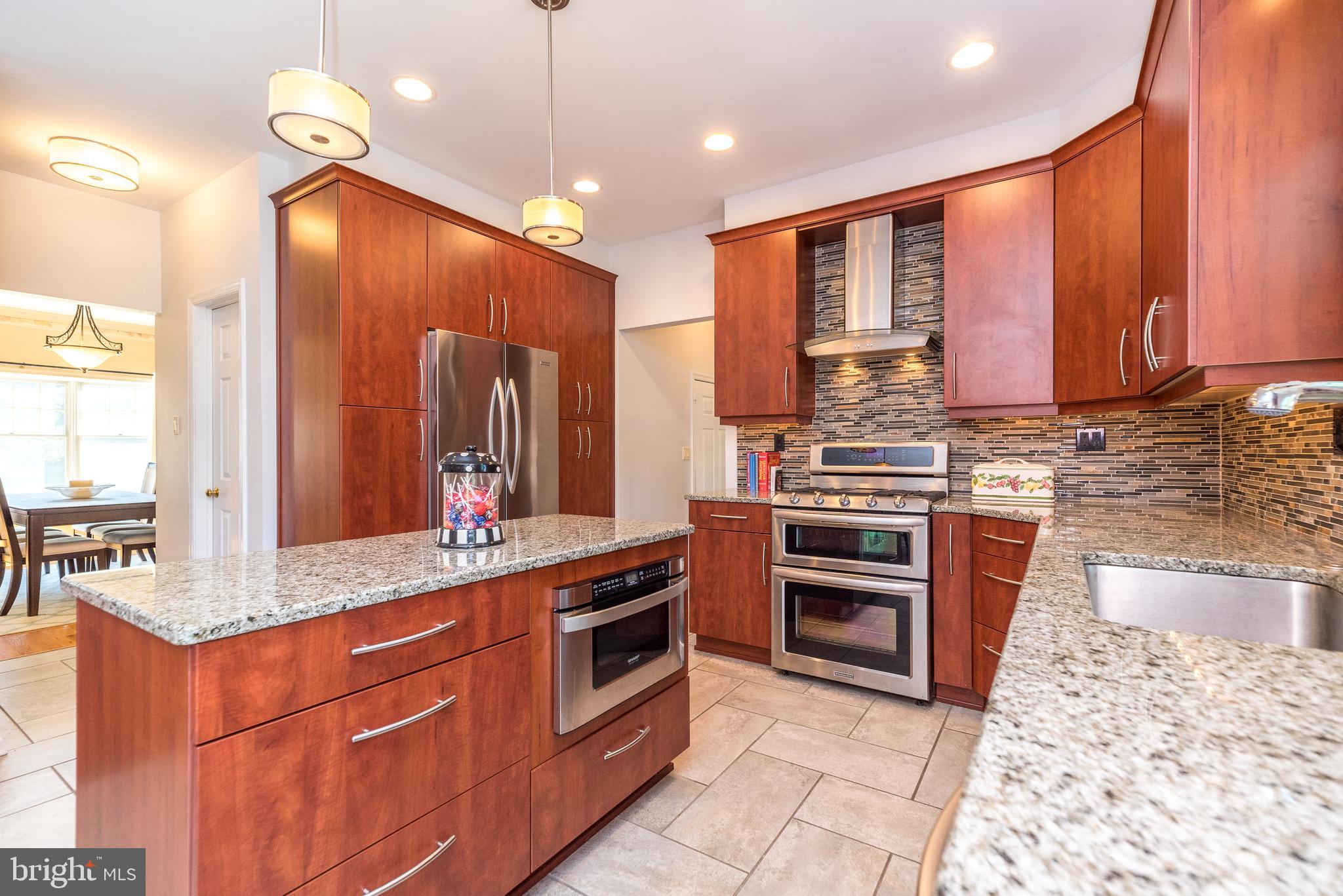 732 Castlewood Dr