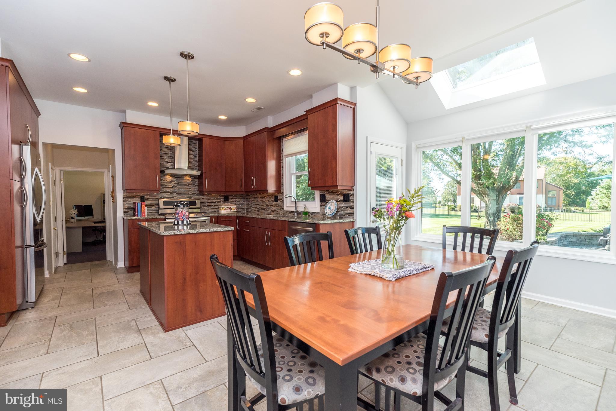 732 Castlewood Dr