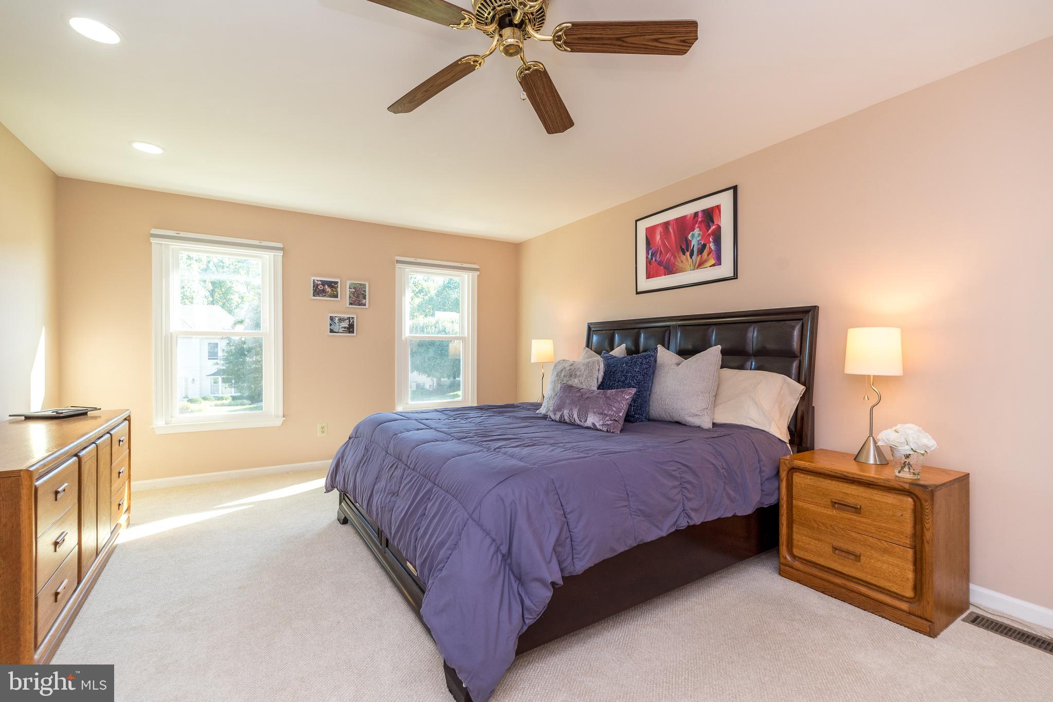 732 Castlewood Dr