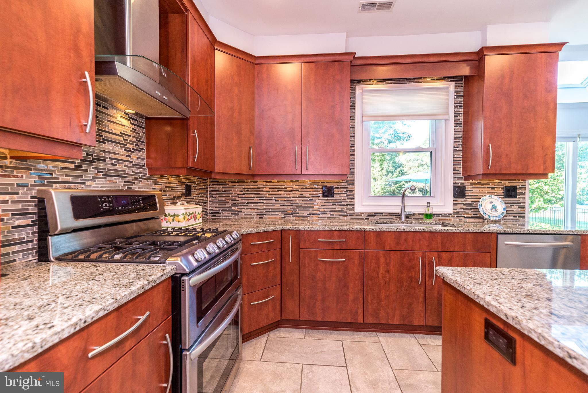732 Castlewood Dr
