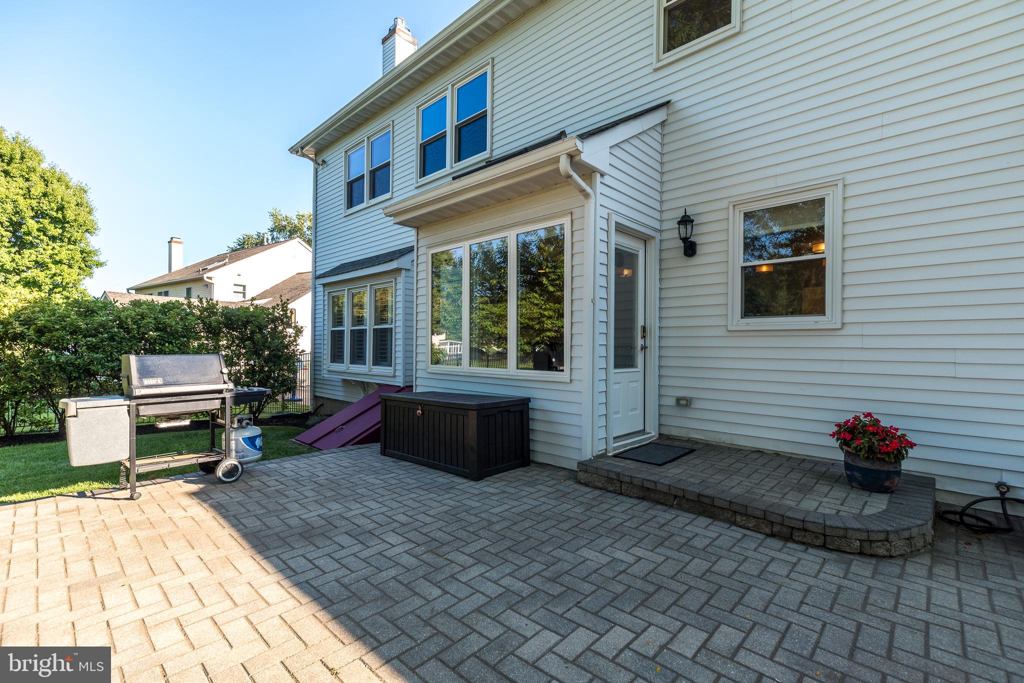 732 Castlewood Dr