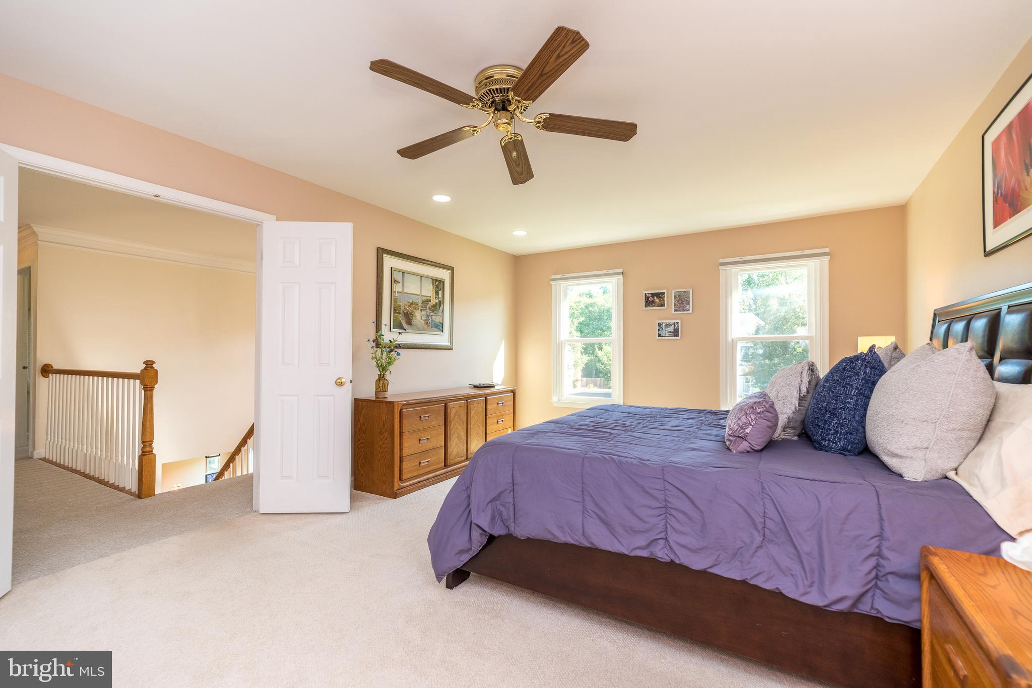 732 Castlewood Dr
