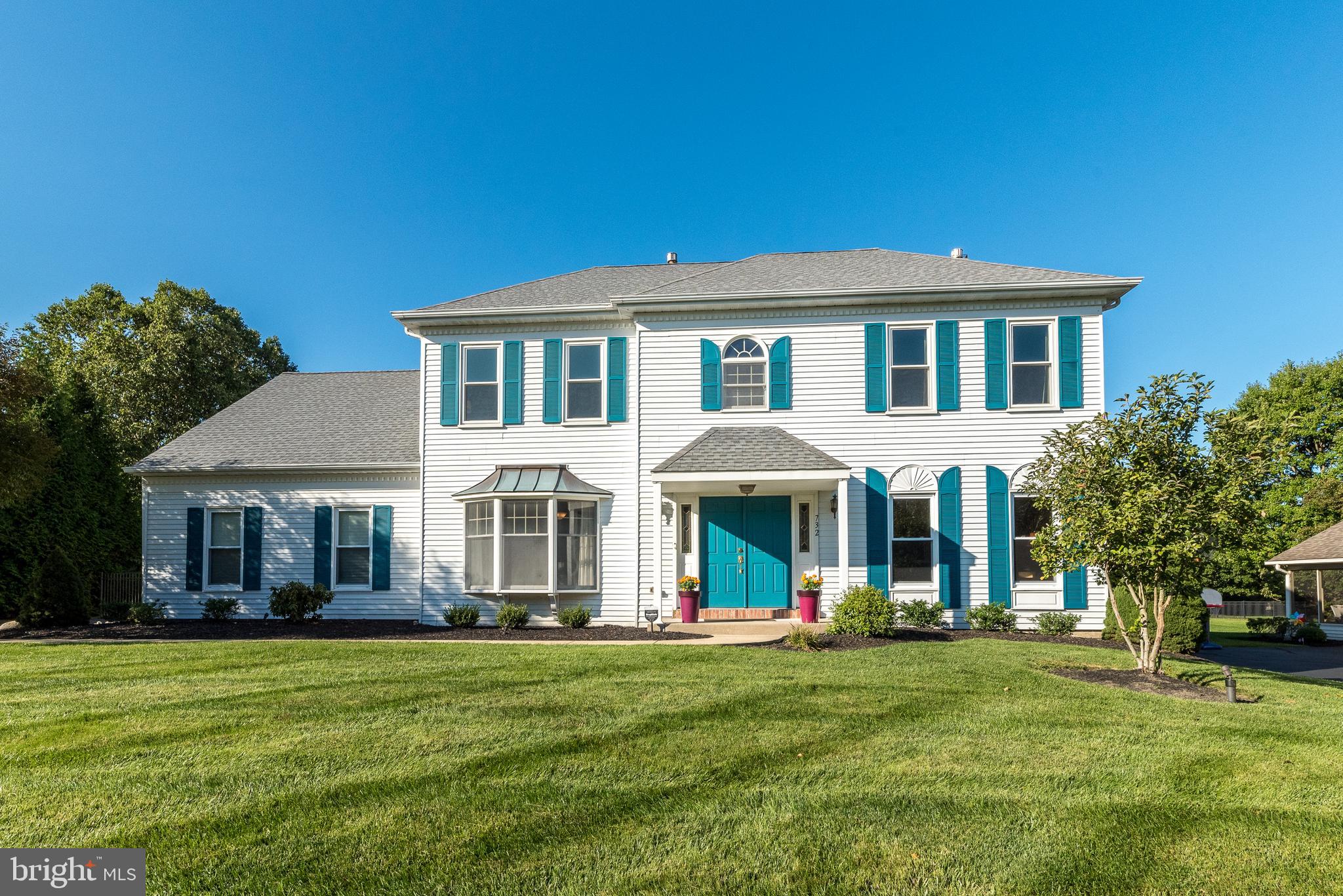 732 Castlewood Dr
