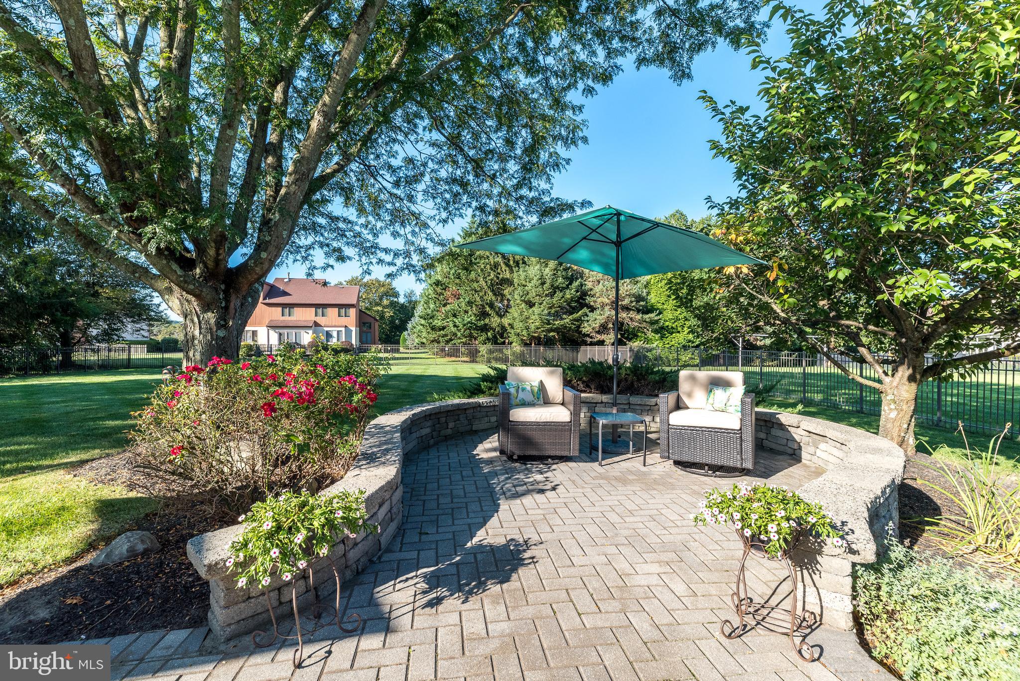 732 Castlewood Dr