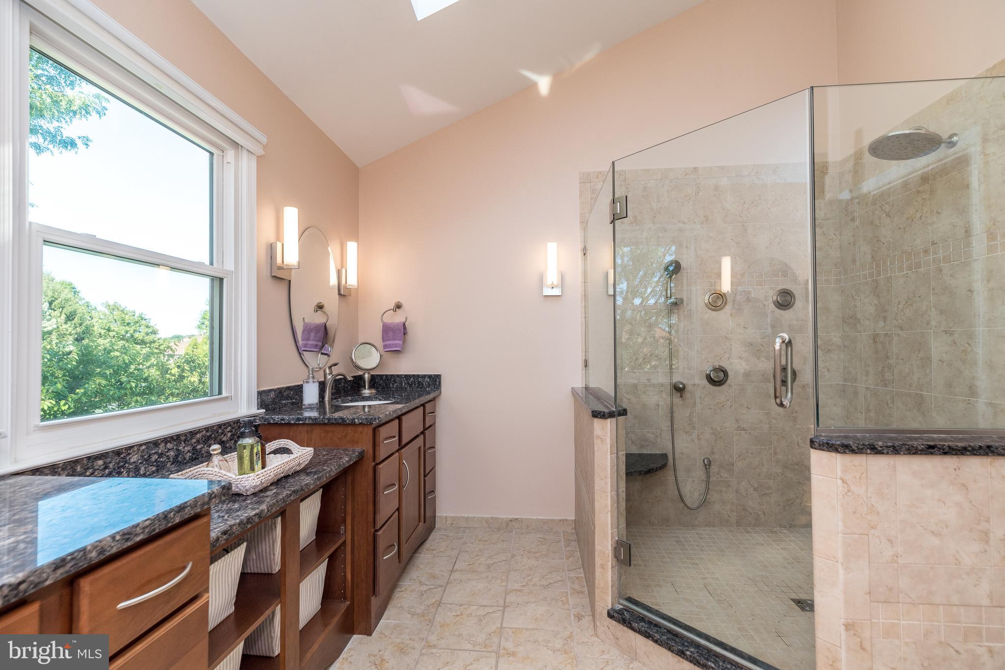 732 Castlewood Dr
