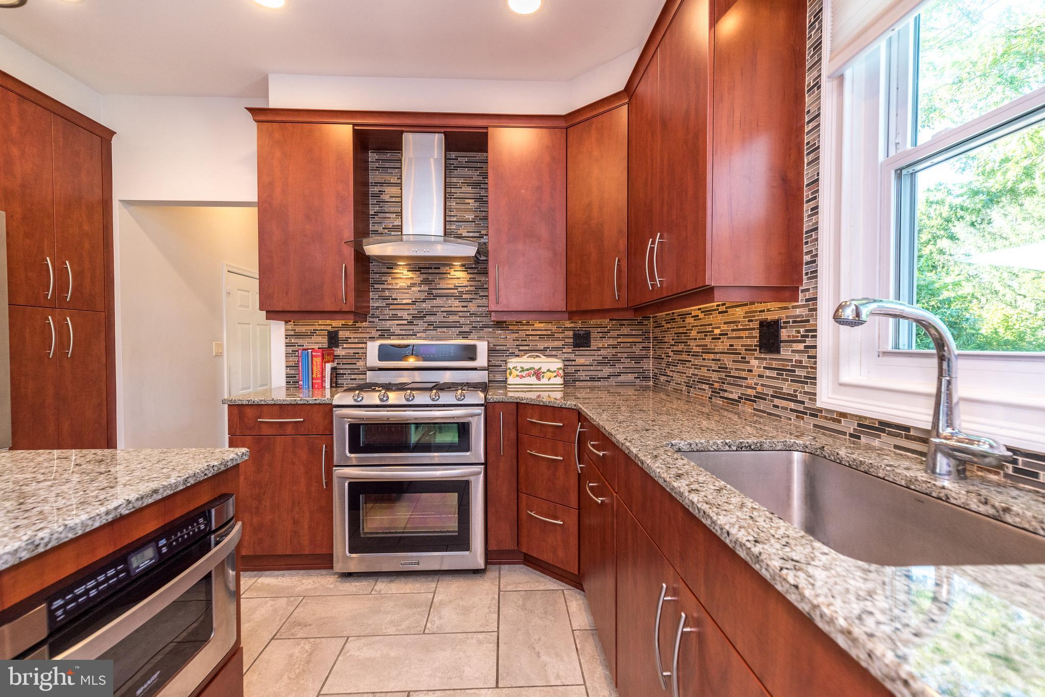 732 Castlewood Dr