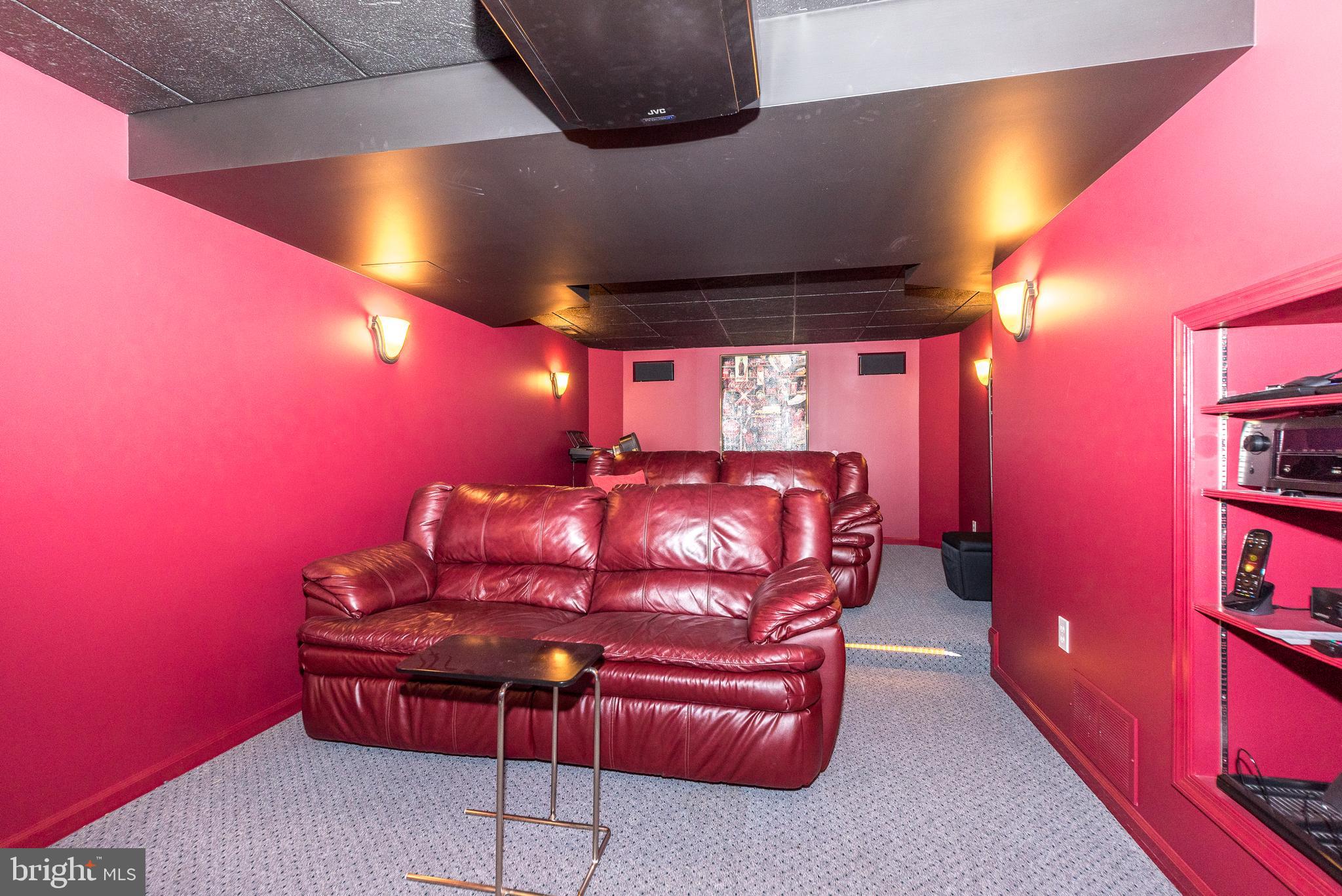 732 Castlewood Dr