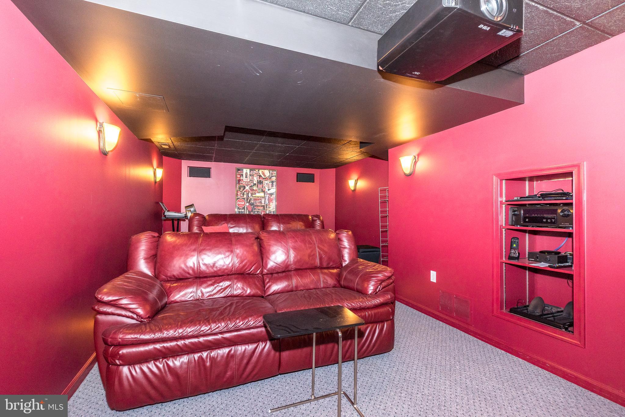 732 Castlewood Dr