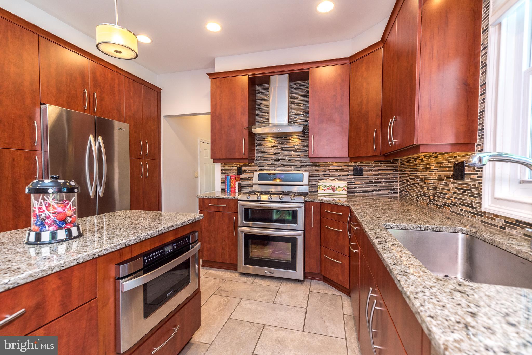 732 Castlewood Dr