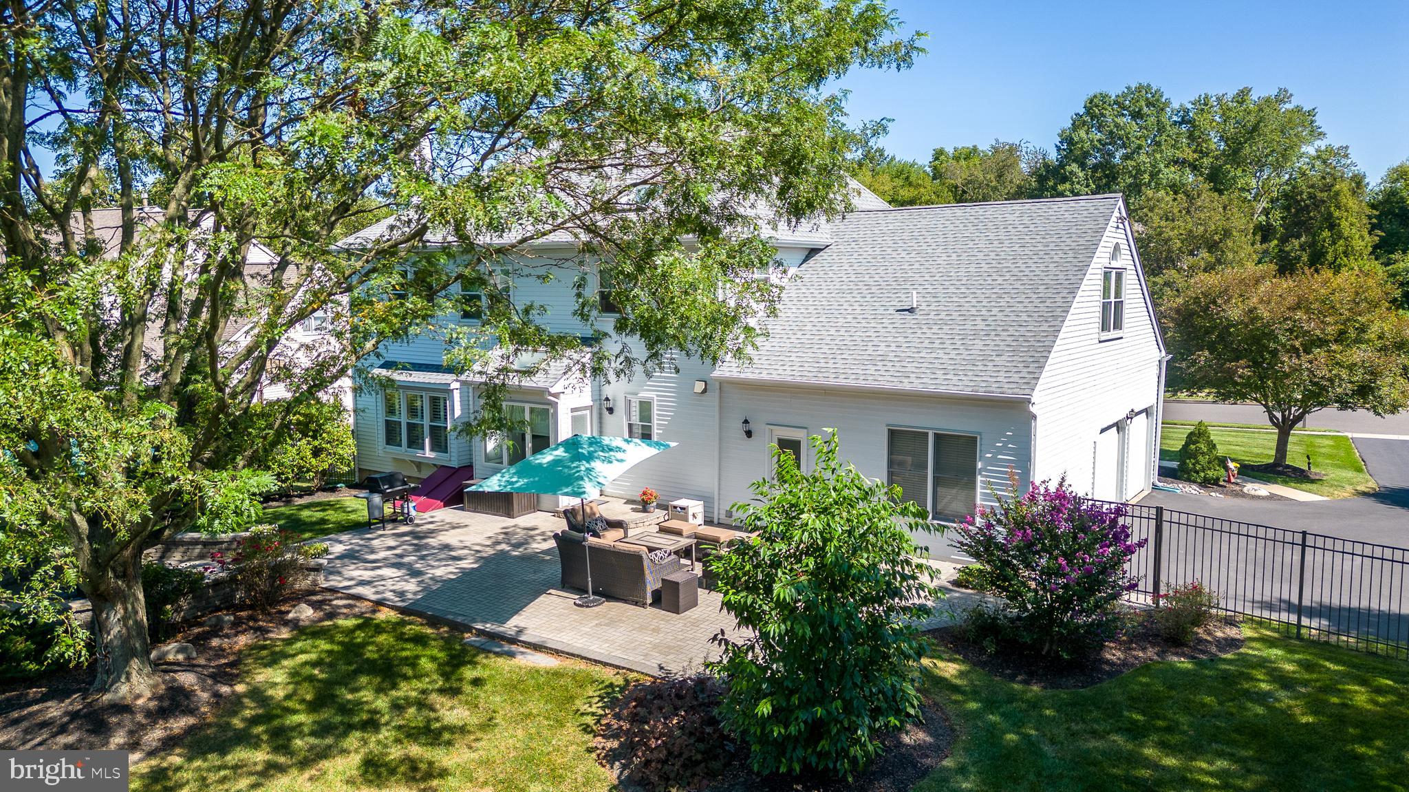 732 Castlewood Dr