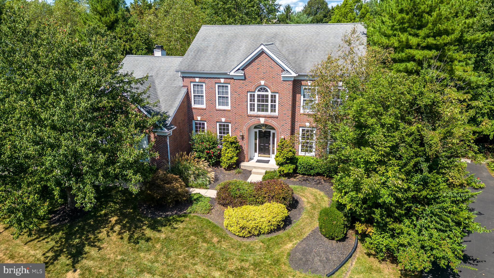 1043 Glendevon Dr