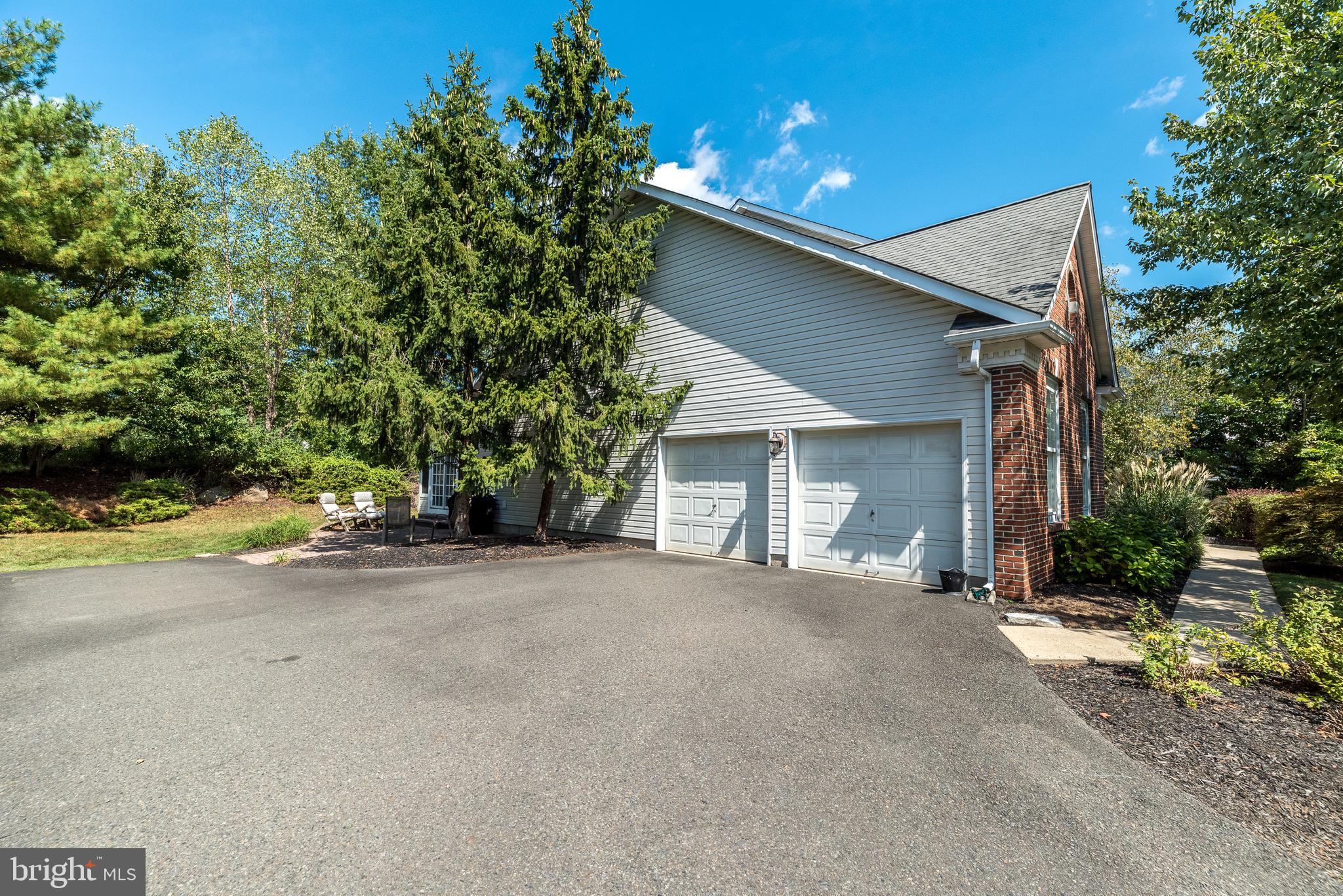 1043 Glendevon Dr