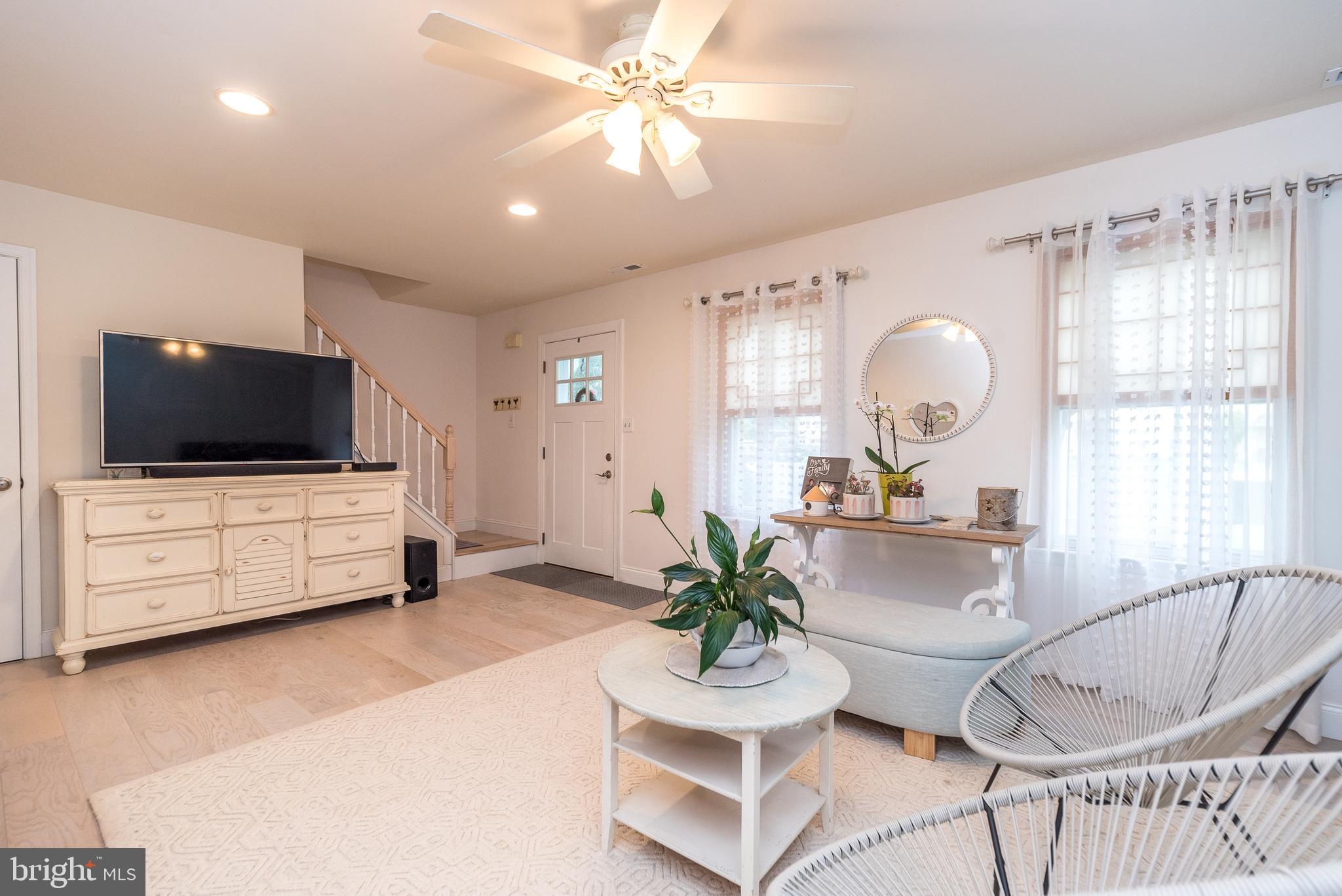 5 Churchill Cir
