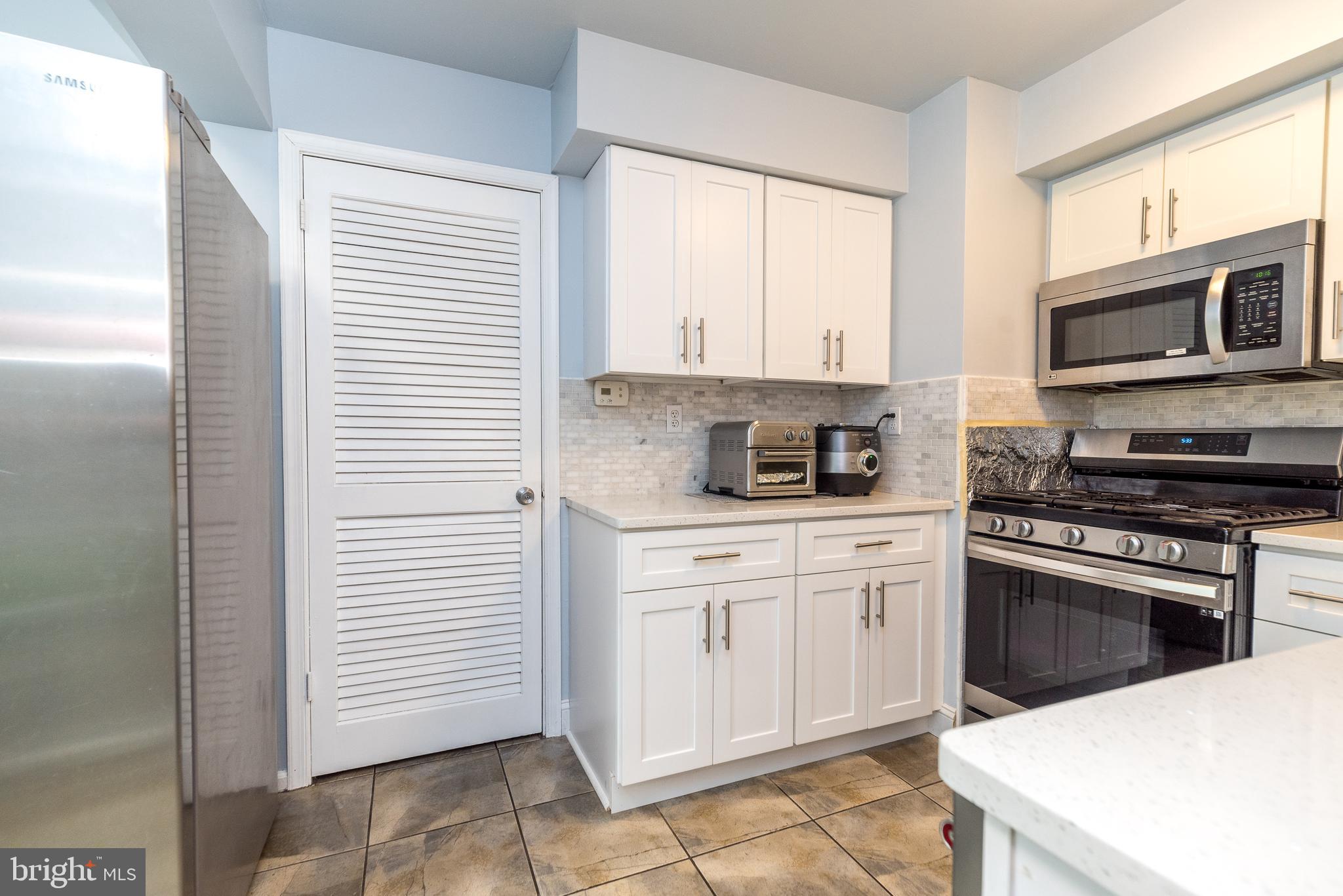 5 Churchill Cir