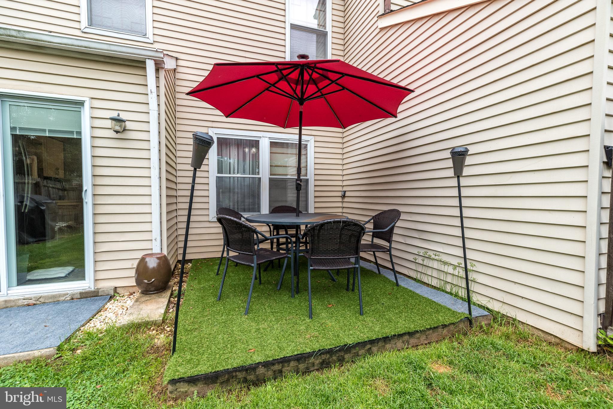 5 Churchill Cir