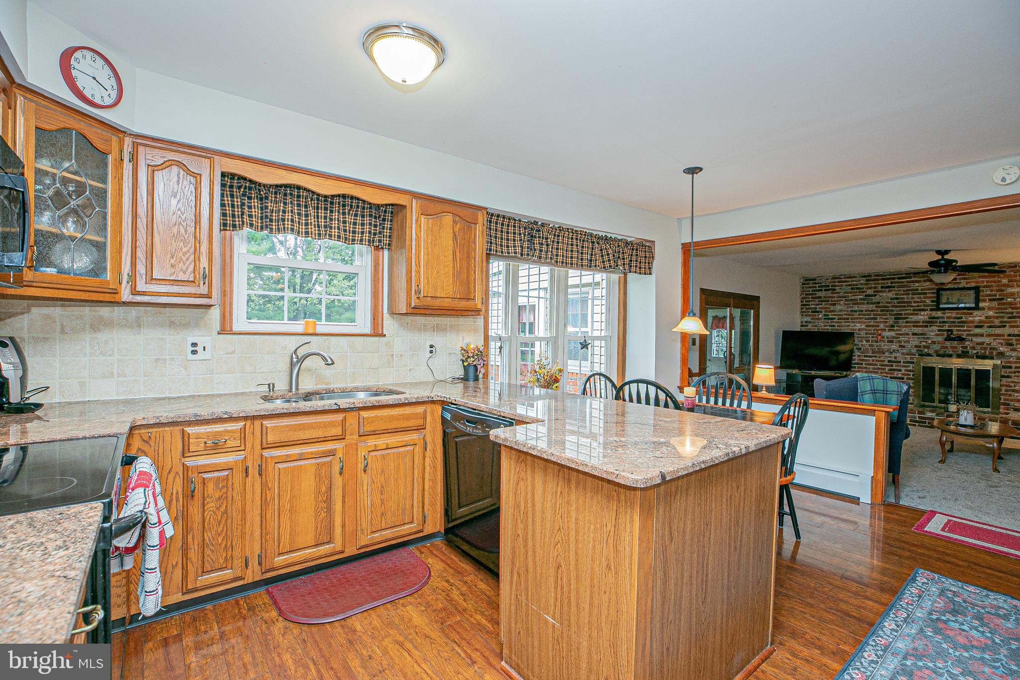 3012 Walker Ln