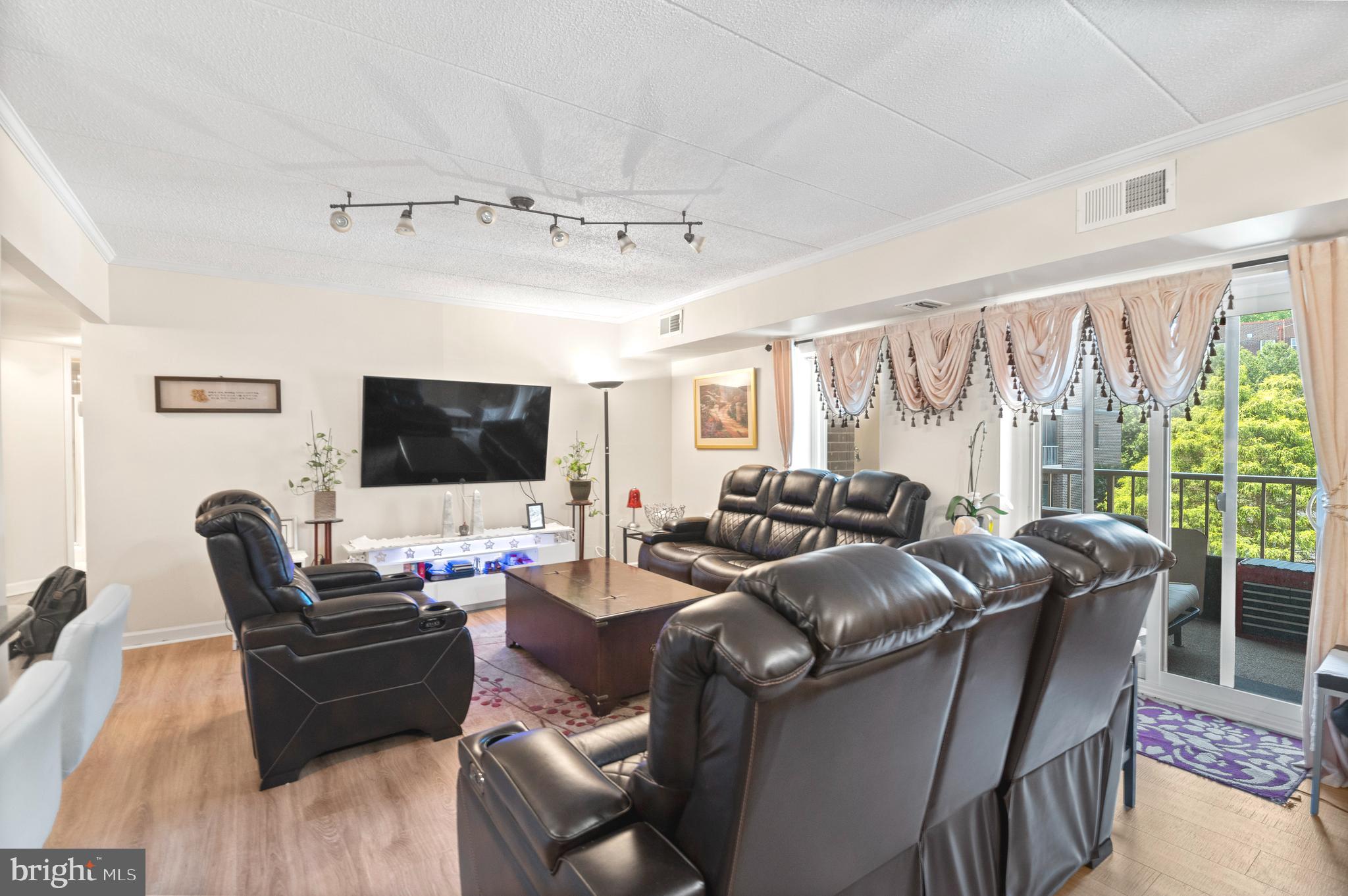 1219 W Rd #209