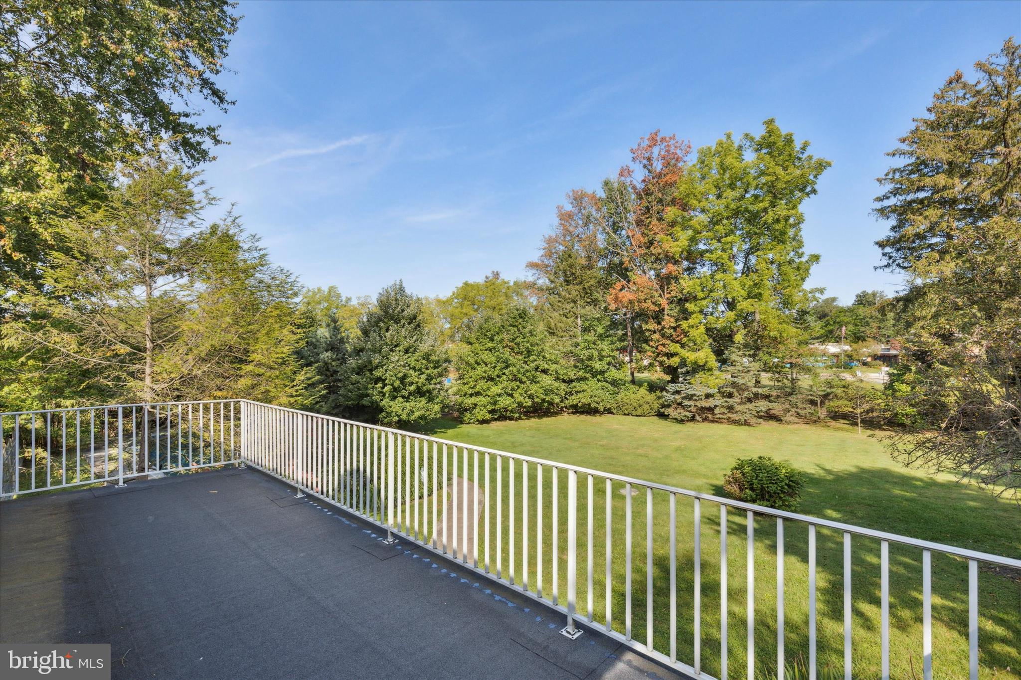 825 Symphony Ln