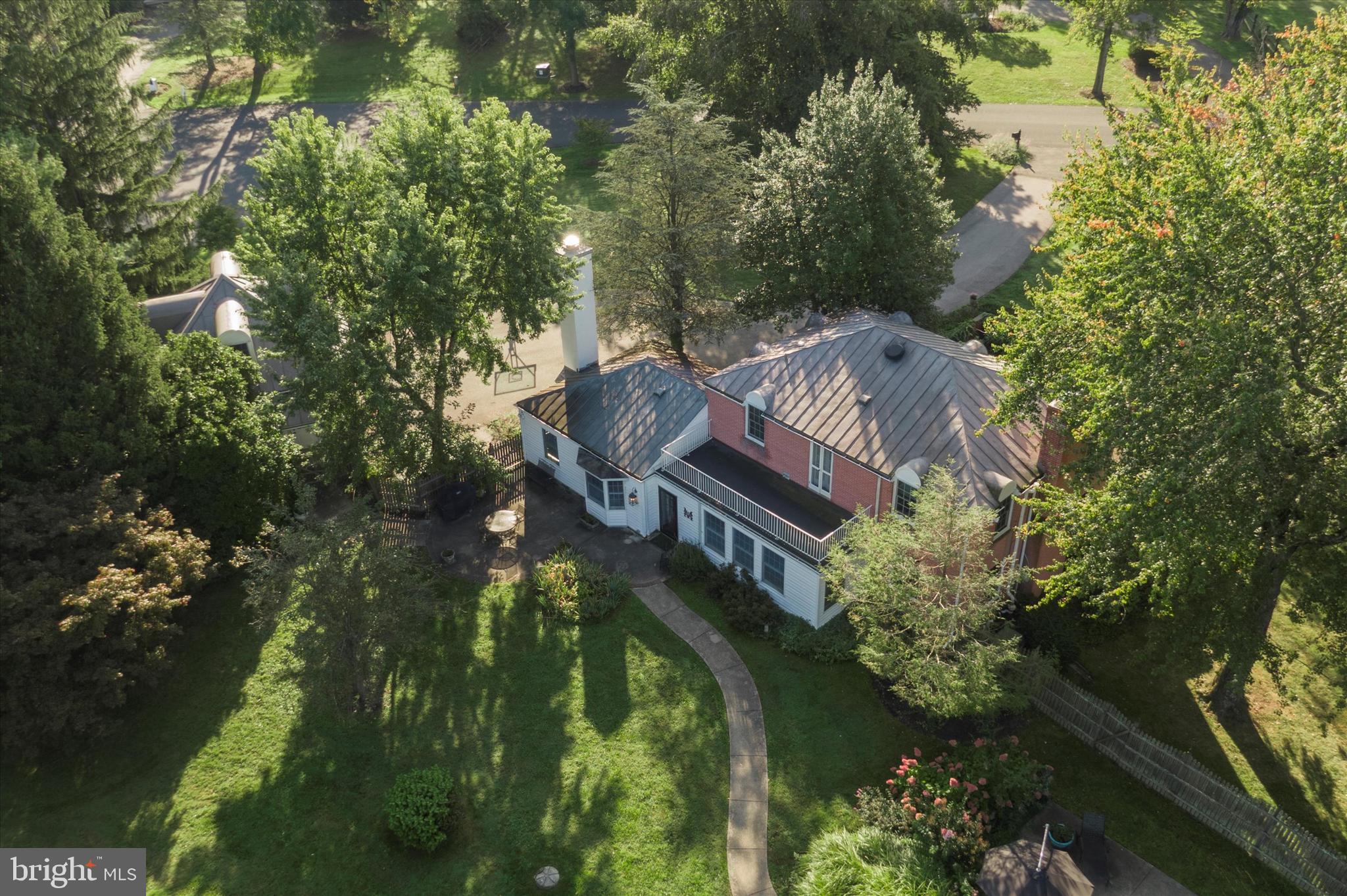 825 Symphony Ln