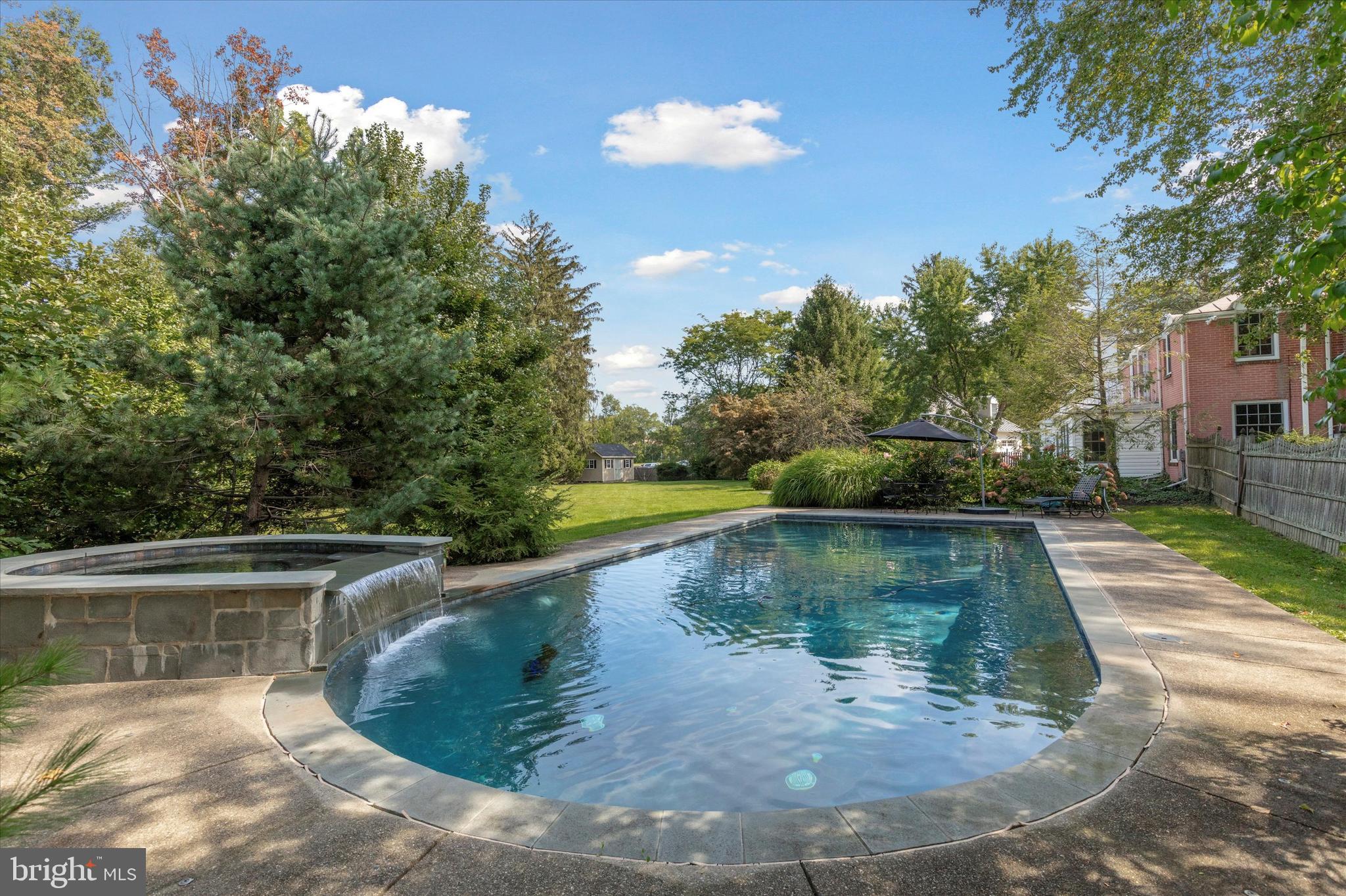 825 Symphony Ln