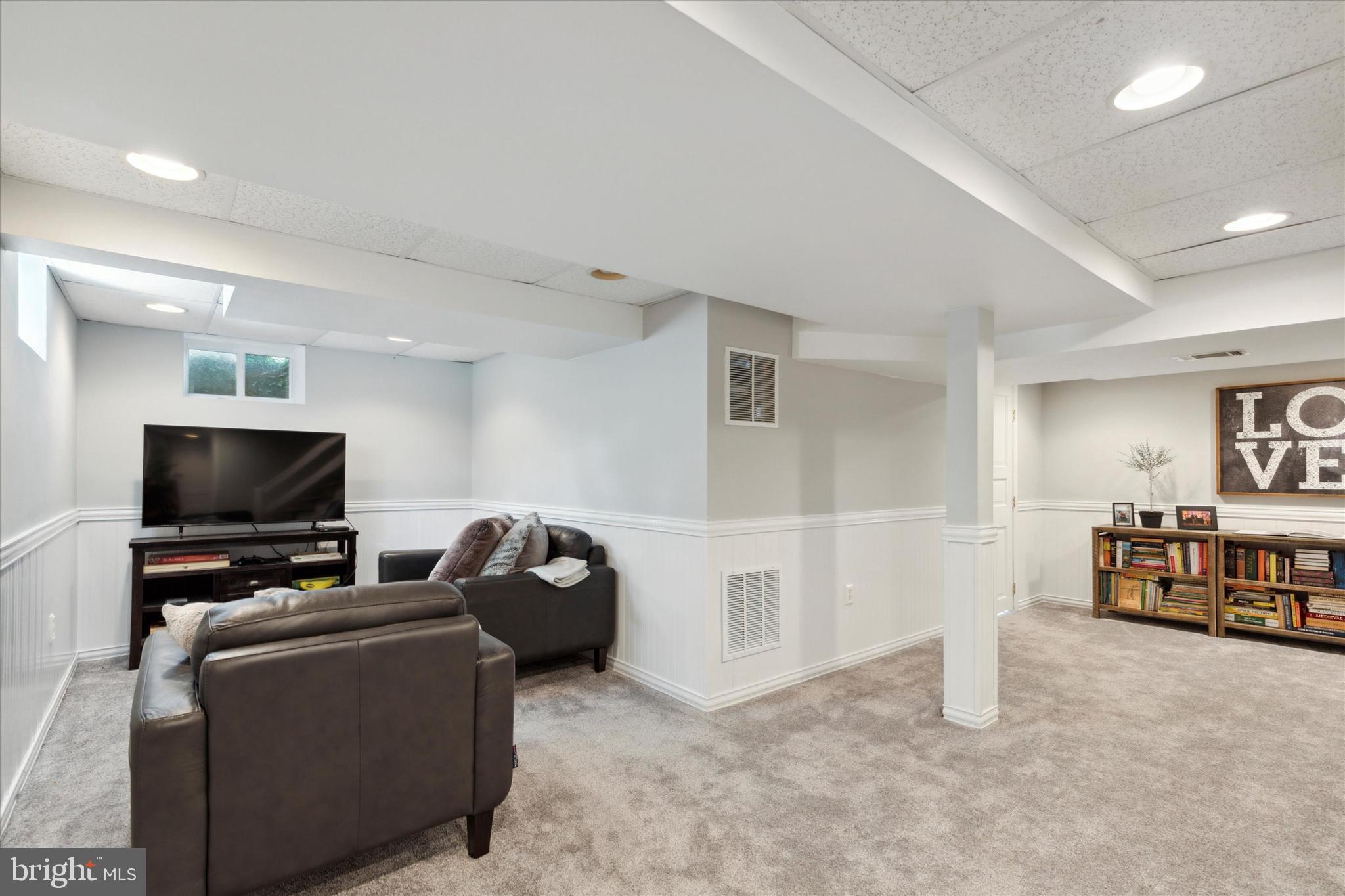 825 Symphony Ln