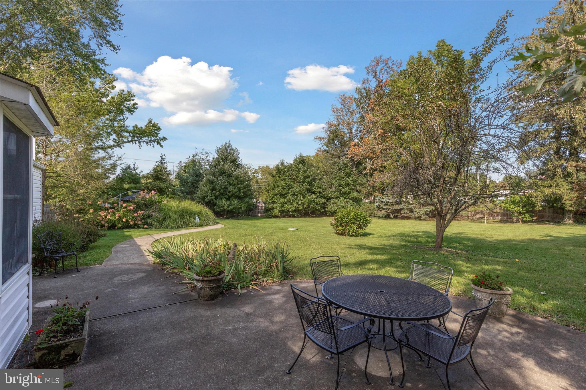 825 Symphony Ln