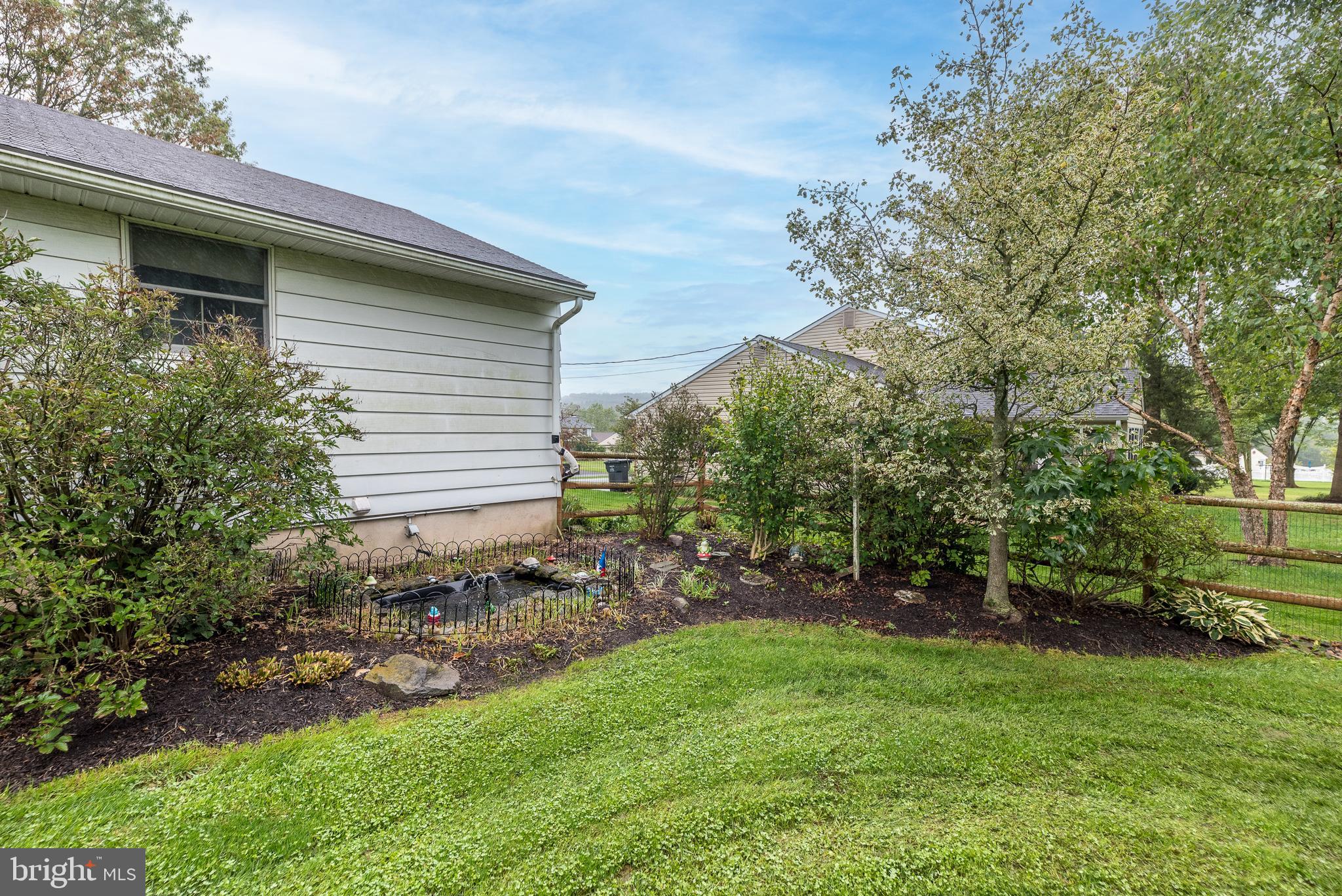 2543 Rhoads Rd